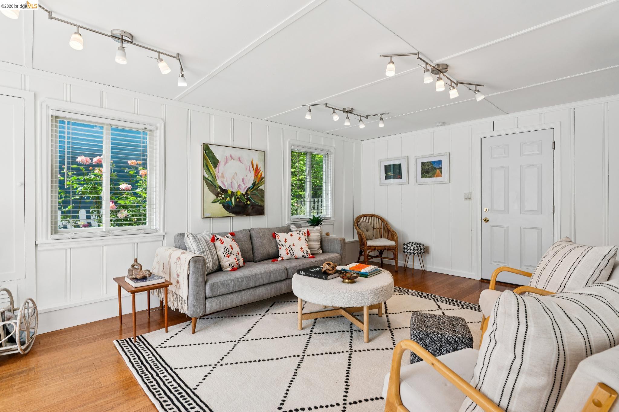 Detail Gallery Image 14 of 26 For 3824 Enos Ave, Oakland,  CA 94619 - 3 Beds | 2 Baths