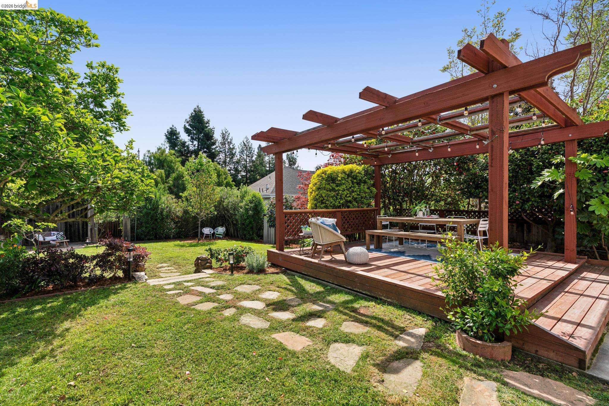 Detail Gallery Image 20 of 26 For 3824 Enos Ave, Oakland,  CA 94619 - 3 Beds | 2 Baths