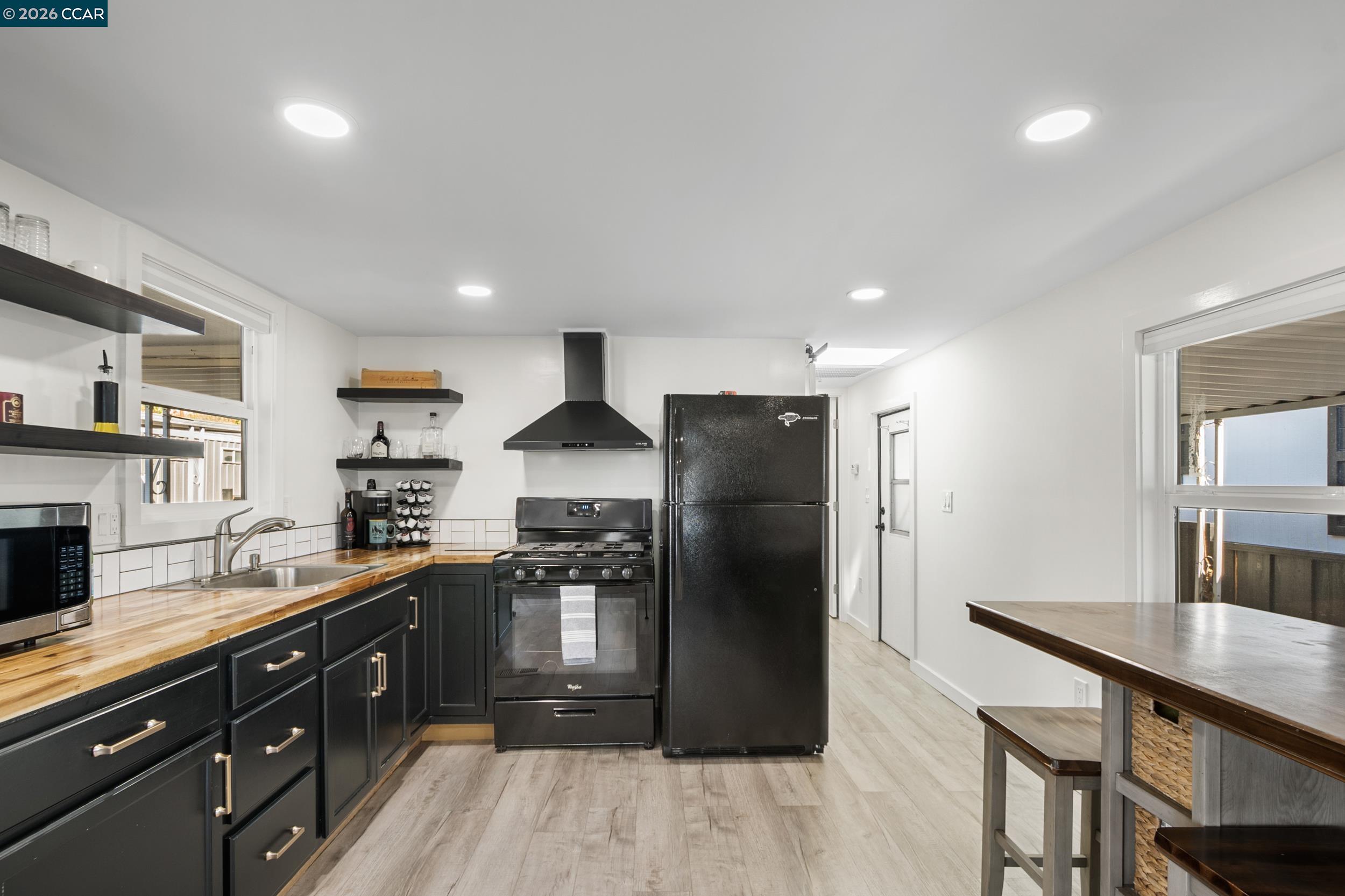 Detail Gallery Image 14 of 35 For 32 Galloway Dr., Concord,  CA 94518 - 1 Beds | 1 Baths