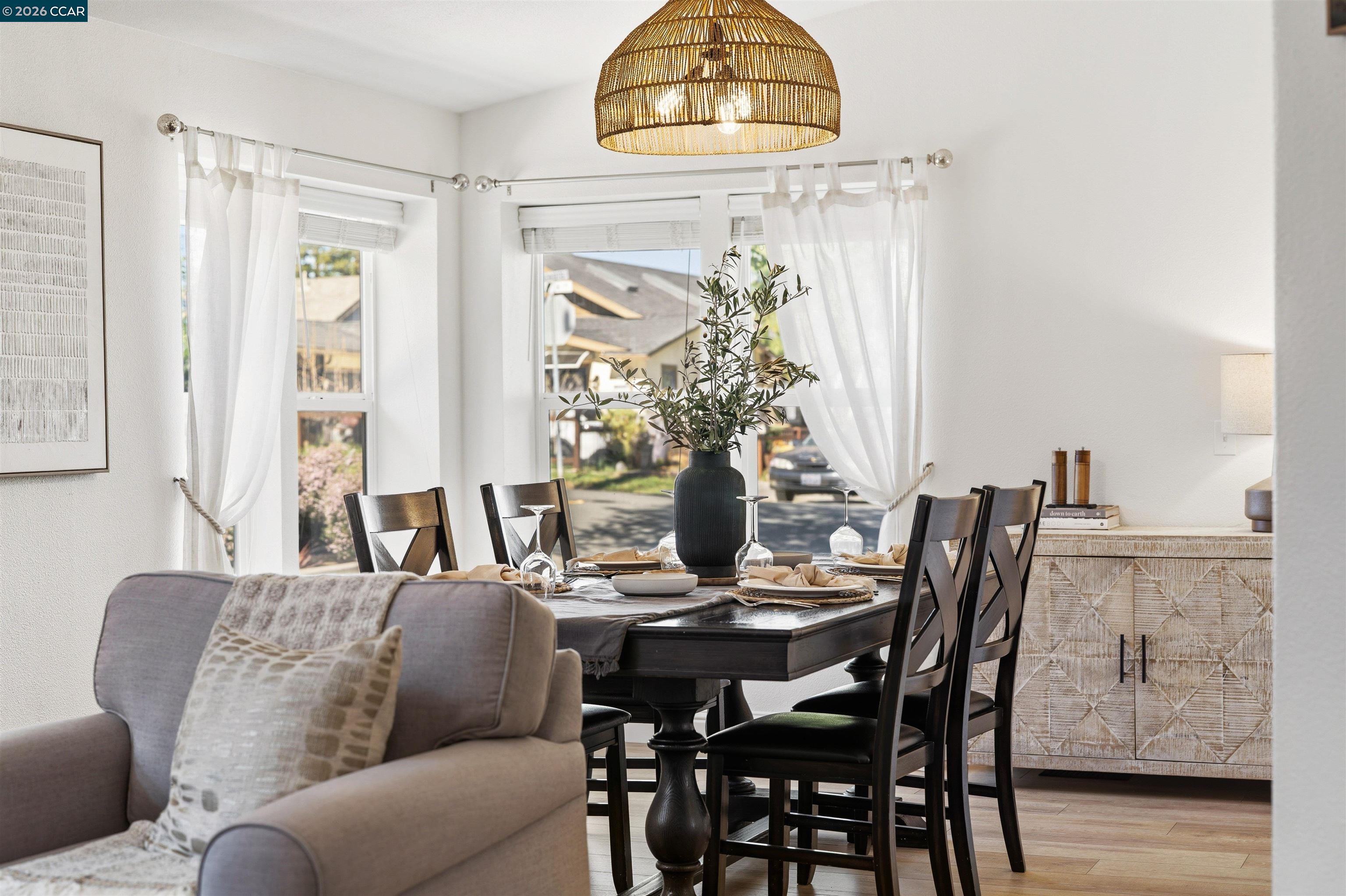 Detail Gallery Image 11 of 46 For 19175 Carlton Ave, Castro Valley,  CA 94546 - 4 Beds | 2/1 Baths