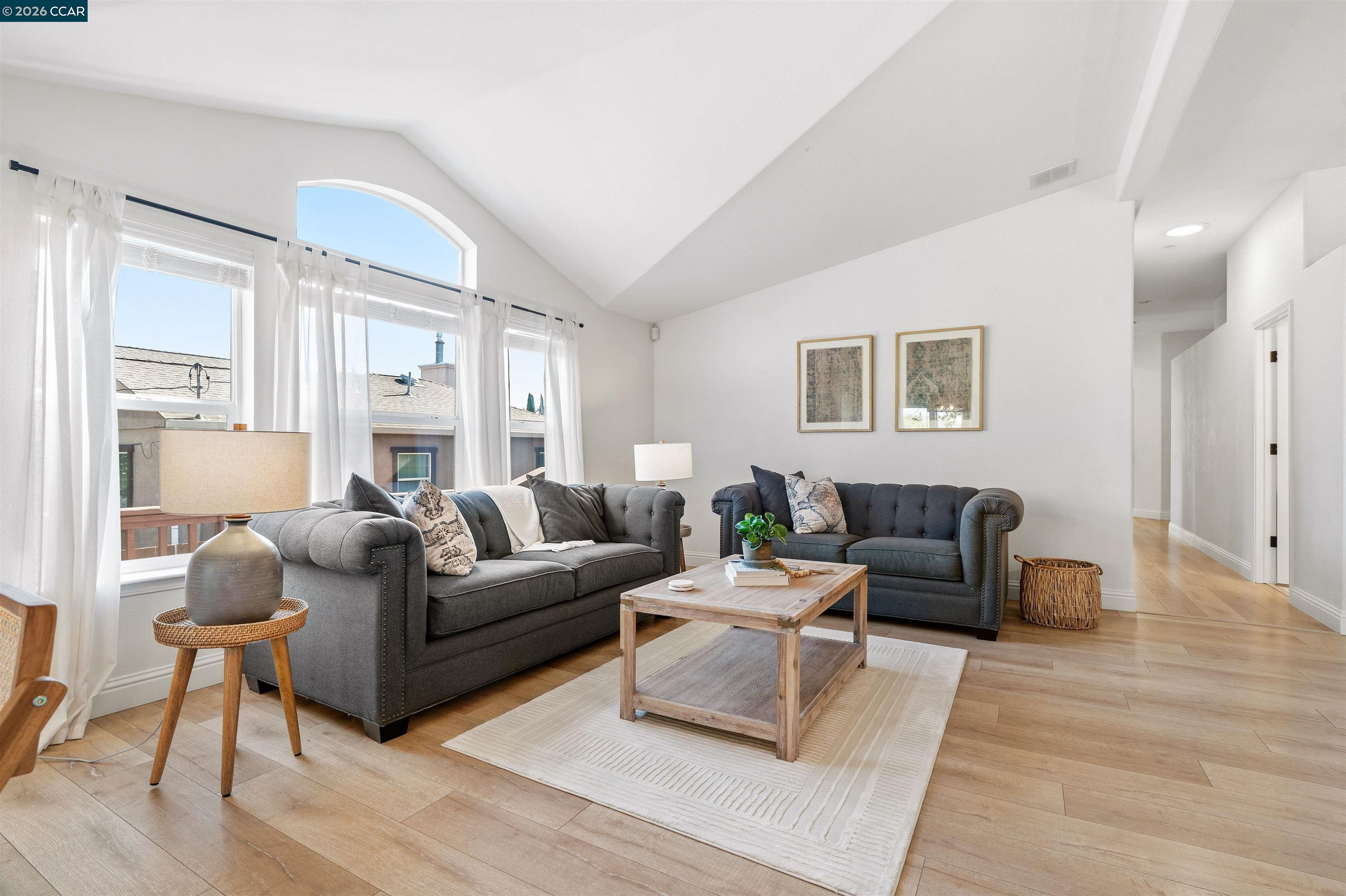 Detail Gallery Image 18 of 46 For 19175 Carlton Ave, Castro Valley,  CA 94546 - 4 Beds | 2/1 Baths