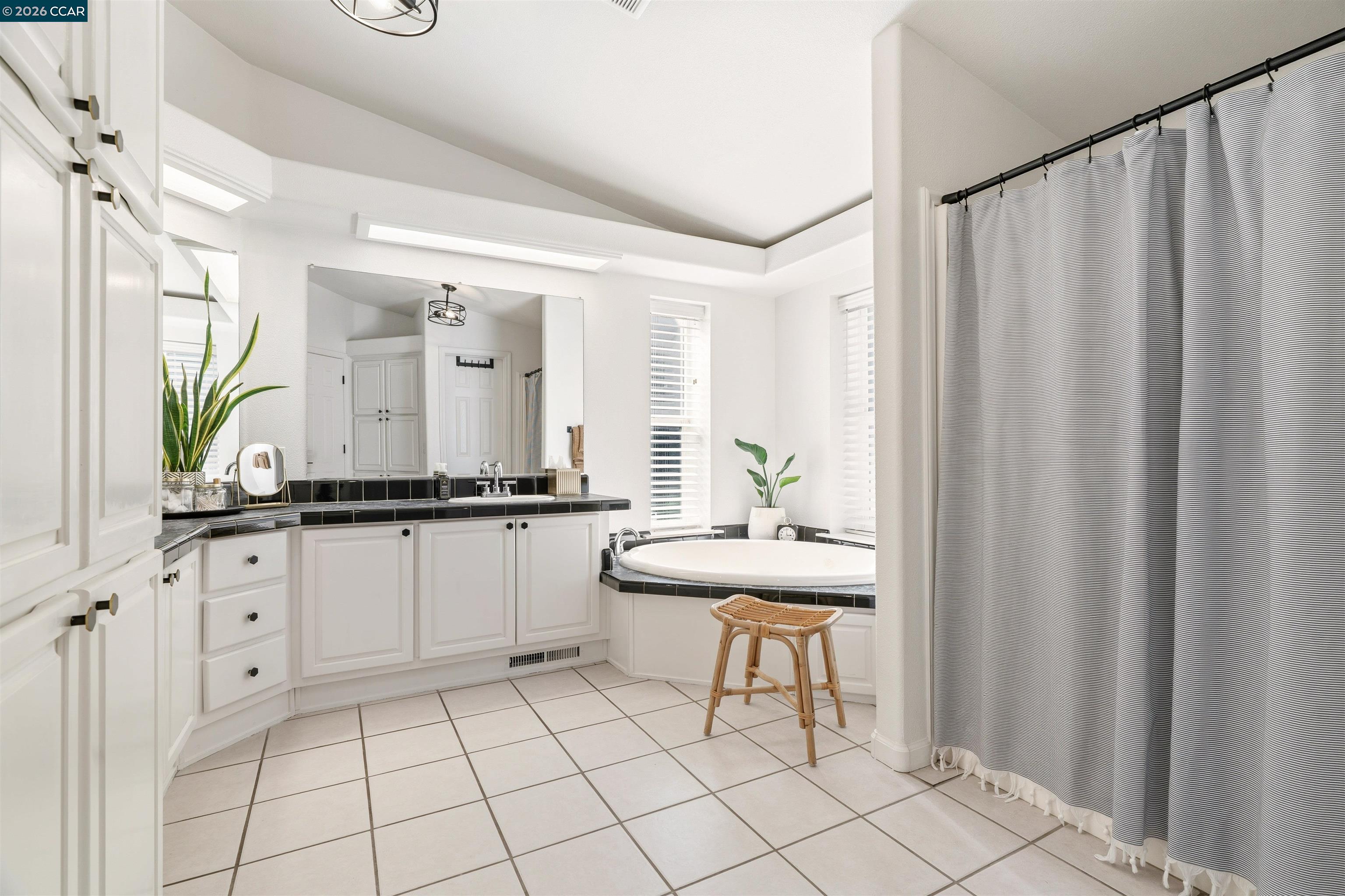 Detail Gallery Image 26 of 46 For 19175 Carlton Ave, Castro Valley,  CA 94546 - 4 Beds | 2/1 Baths