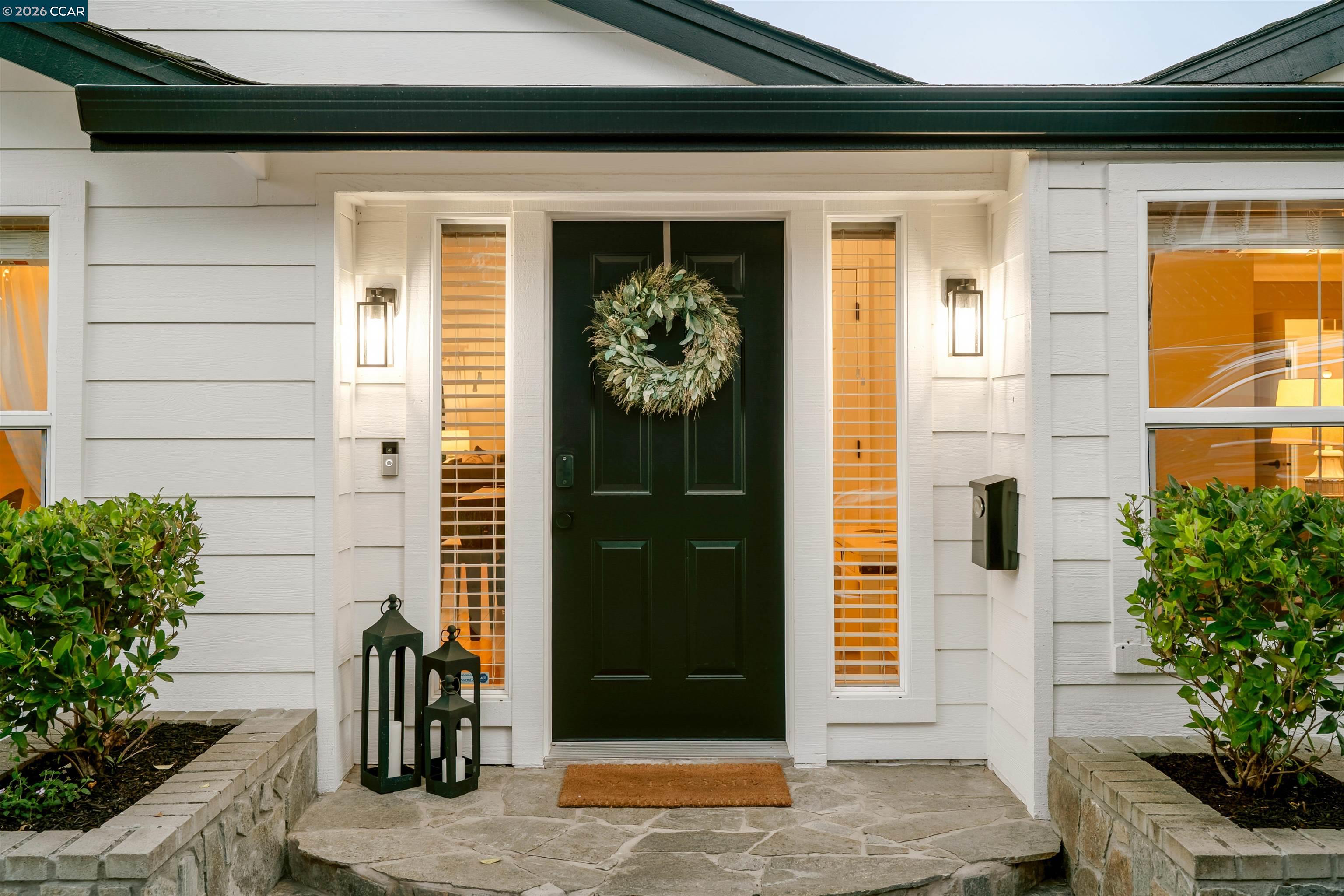 Detail Gallery Image 6 of 46 For 19175 Carlton Ave, Castro Valley,  CA 94546 - 4 Beds | 2/1 Baths