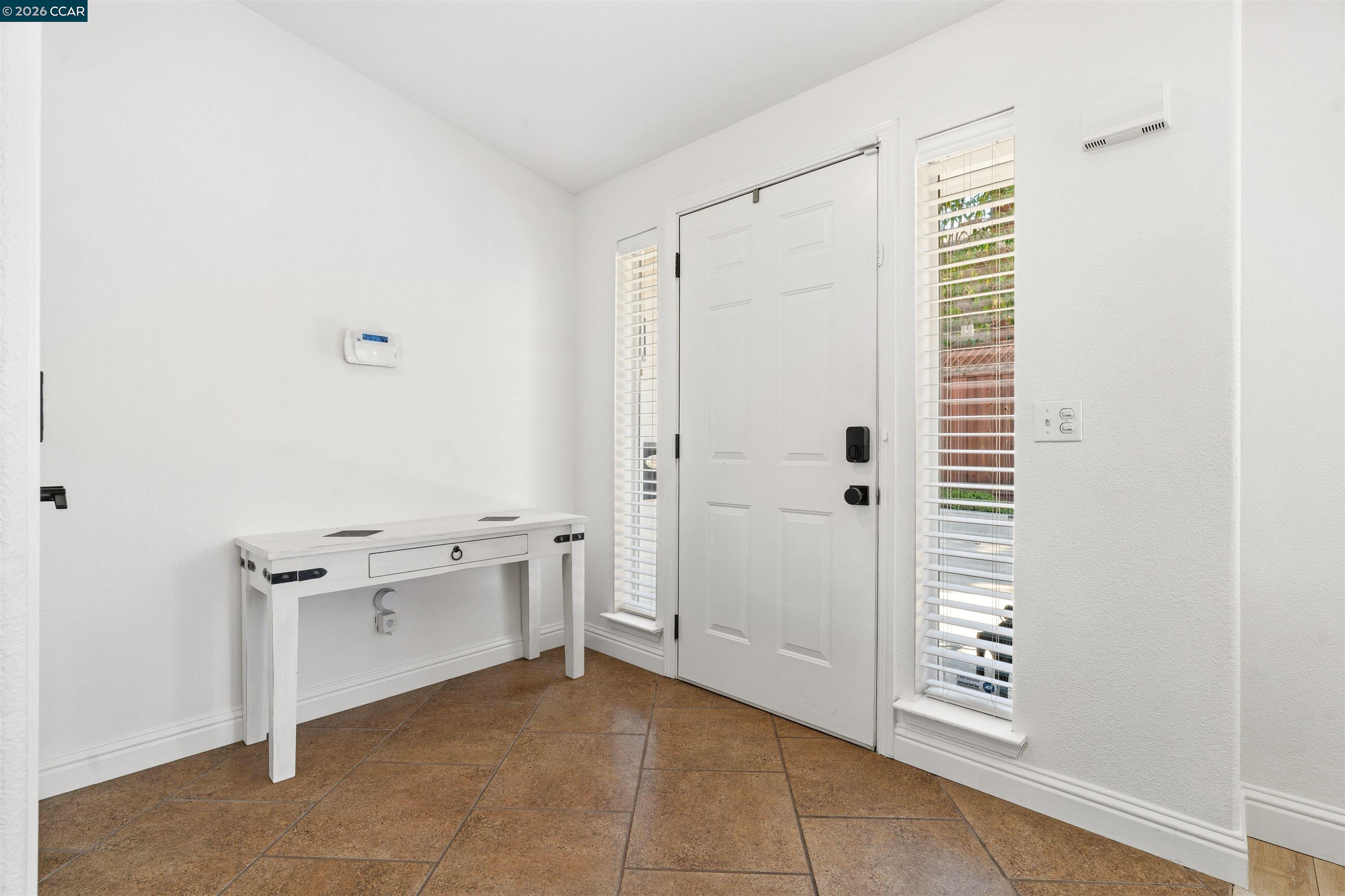 Detail Gallery Image 7 of 46 For 19175 Carlton Ave, Castro Valley,  CA 94546 - 4 Beds | 2/1 Baths