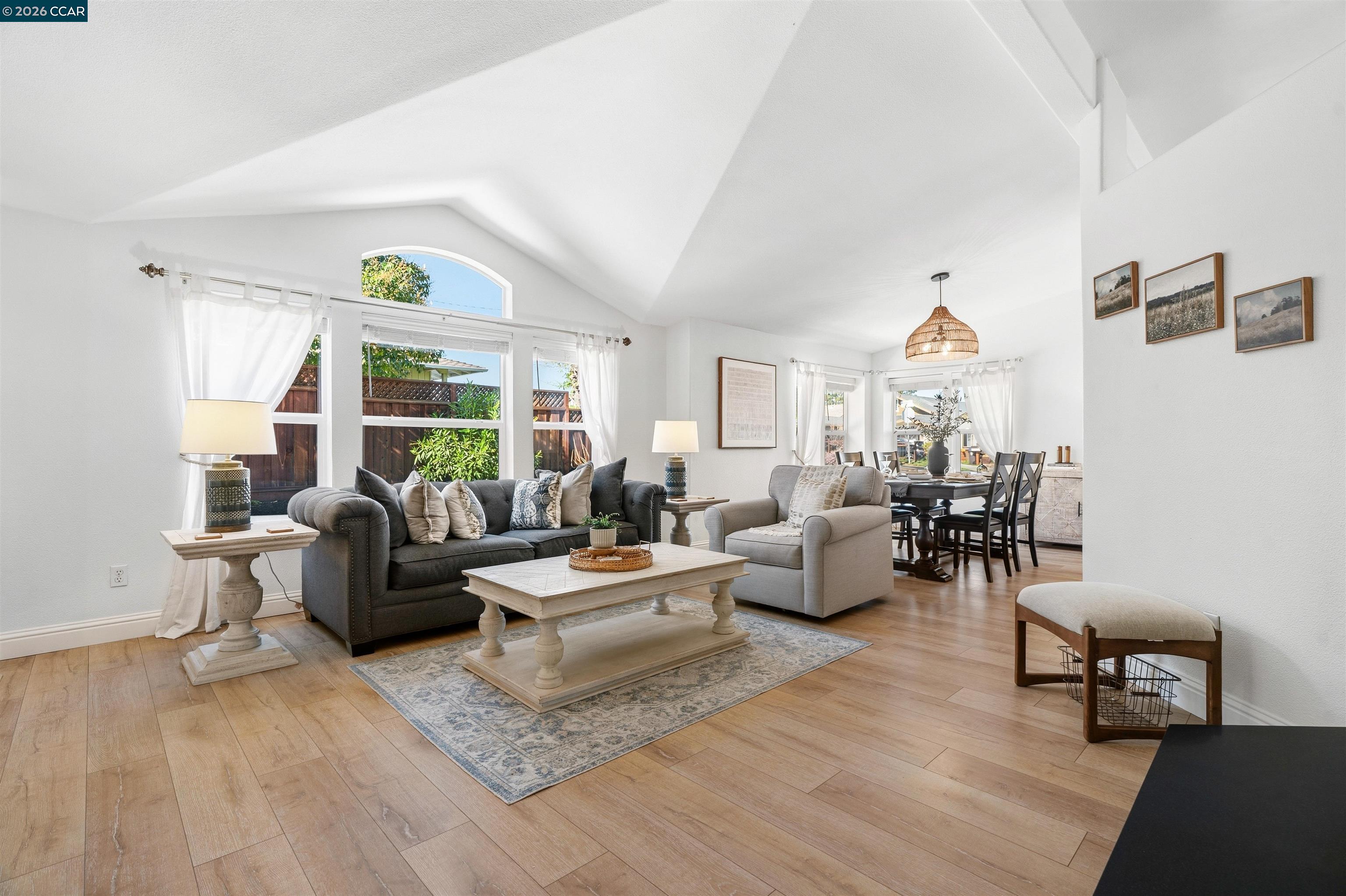 Detail Gallery Image 9 of 46 For 19175 Carlton Ave, Castro Valley,  CA 94546 - 4 Beds | 2/1 Baths