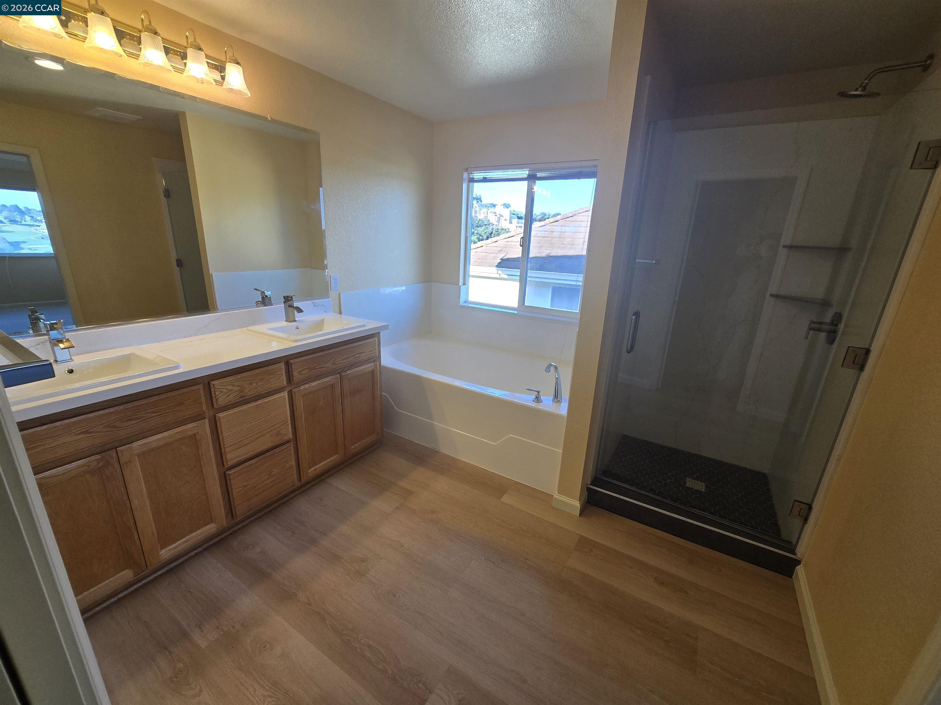 Detail Gallery Image 13 of 23 For 894 Bridgeway Cir, El Sobrante,  CA 94803 - 5 Beds | 3 Baths