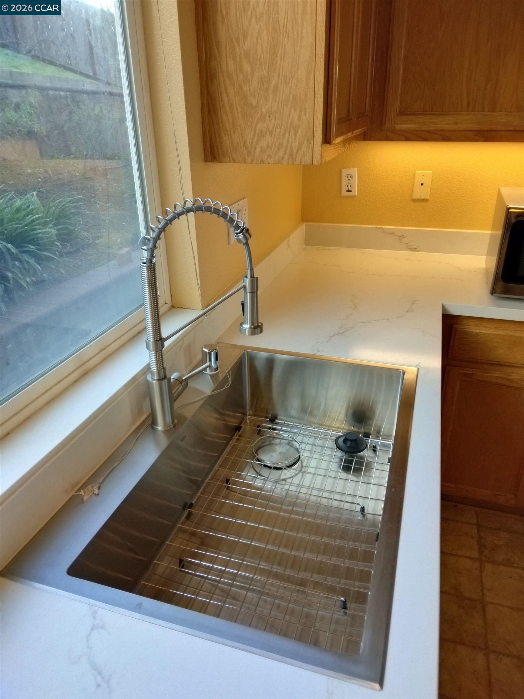 Detail Gallery Image 16 of 23 For 894 Bridgeway Cir, El Sobrante,  CA 94803 - 5 Beds | 3 Baths