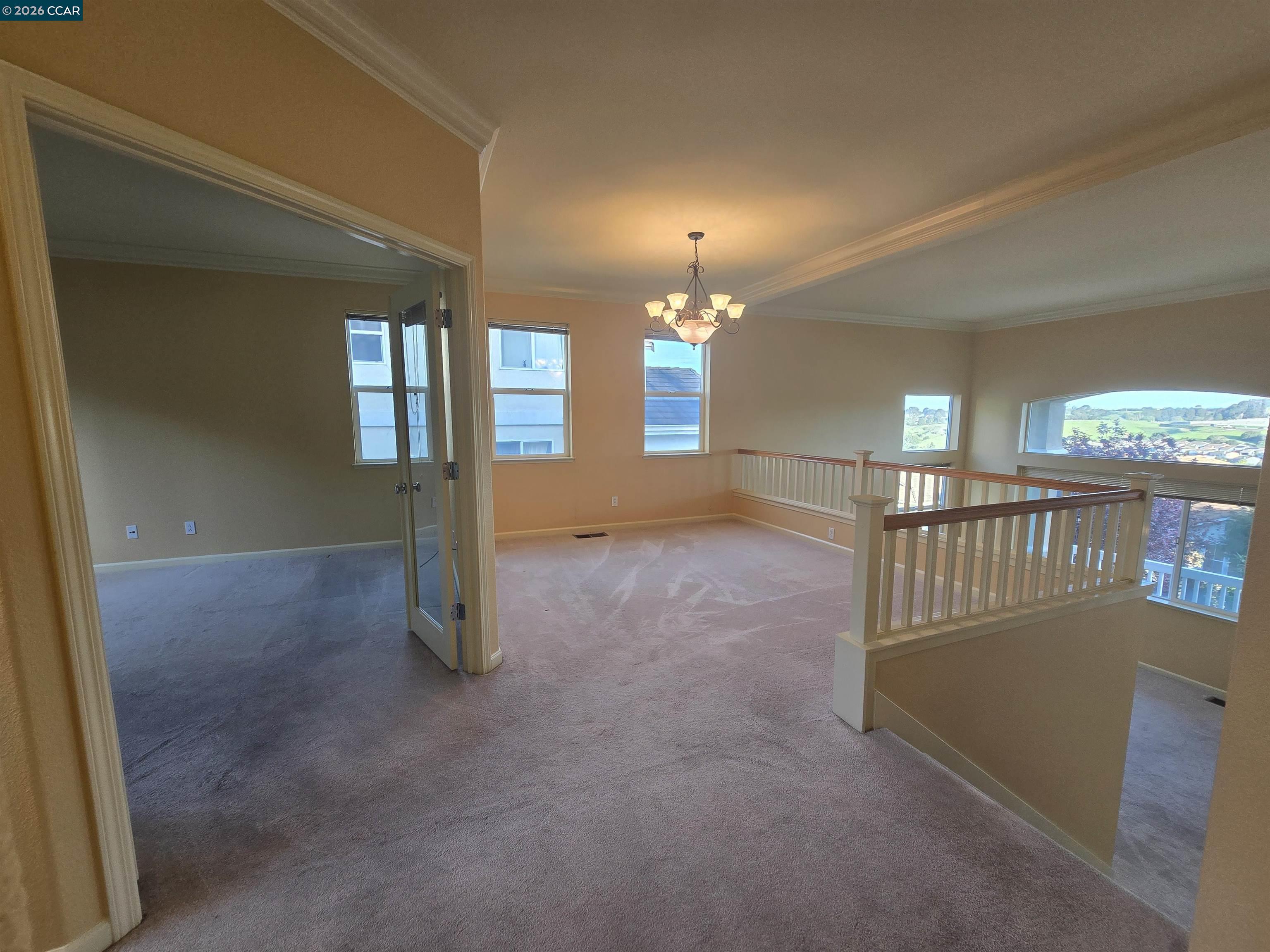 Detail Gallery Image 3 of 23 For 894 Bridgeway Cir, El Sobrante,  CA 94803 - 5 Beds | 3 Baths