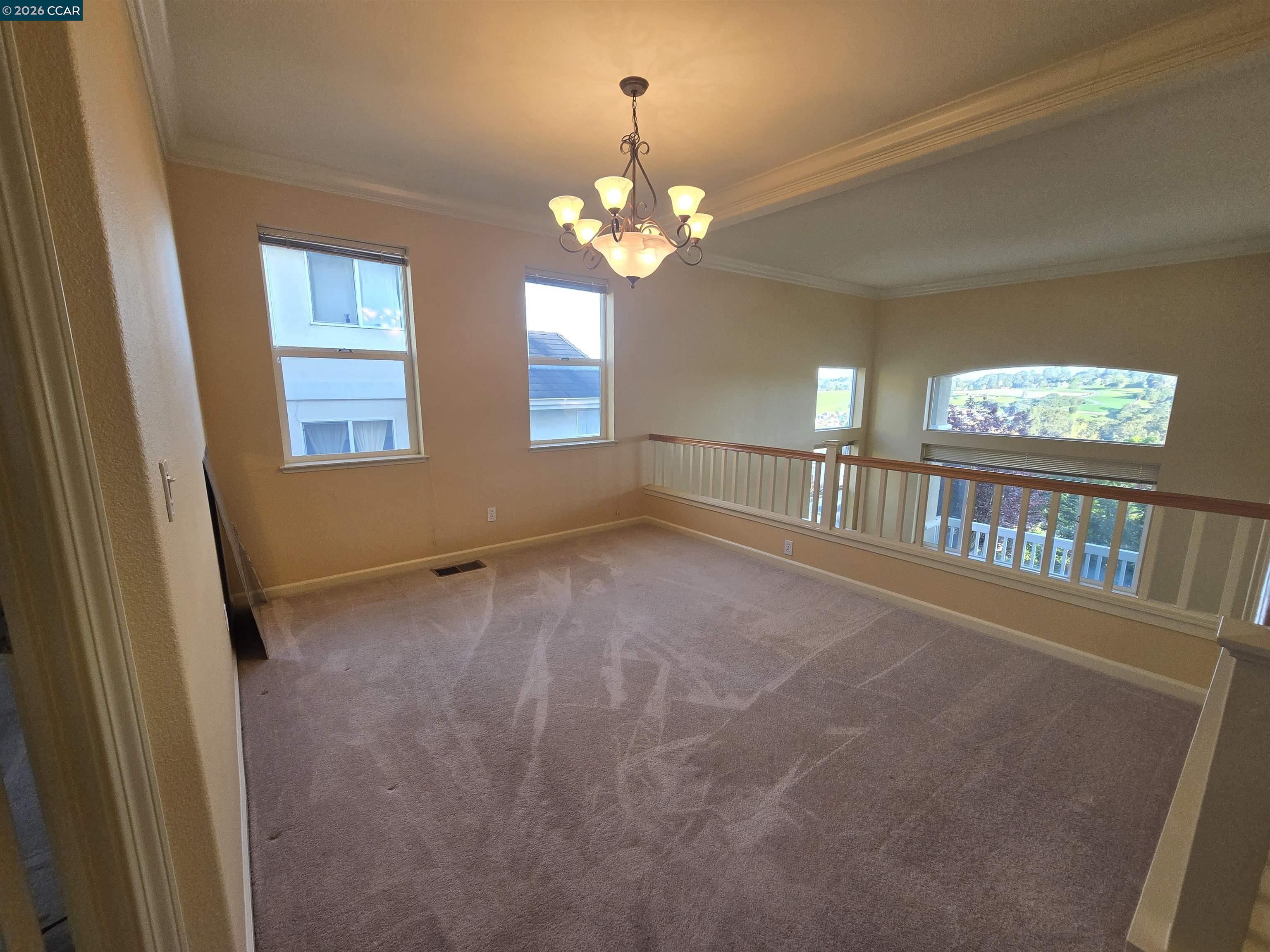 Detail Gallery Image 4 of 23 For 894 Bridgeway Cir, El Sobrante,  CA 94803 - 5 Beds | 3 Baths