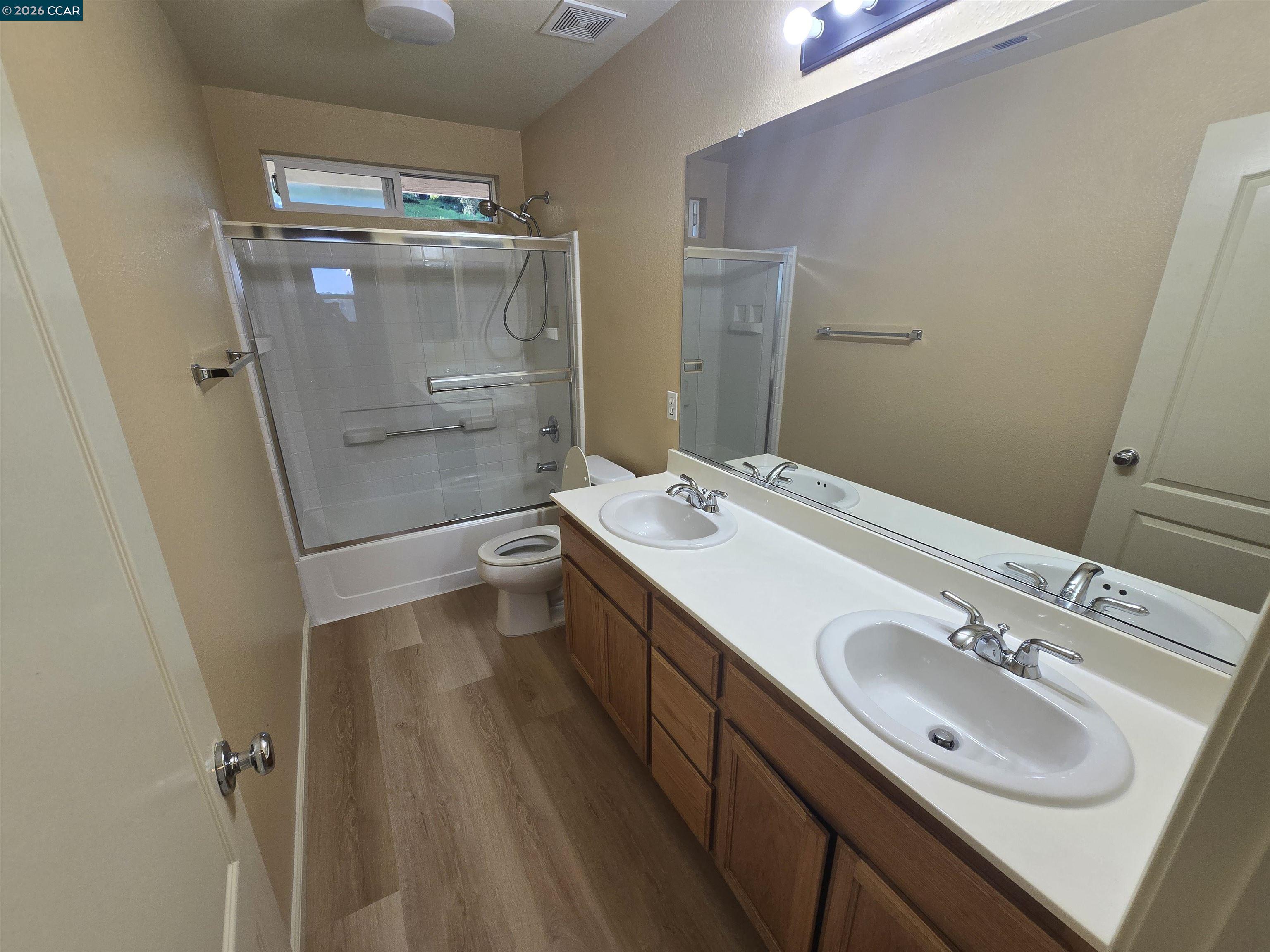 Detail Gallery Image 10 of 23 For 894 Bridgeway Cir, El Sobrante,  CA 94803 - 5 Beds | 3 Baths