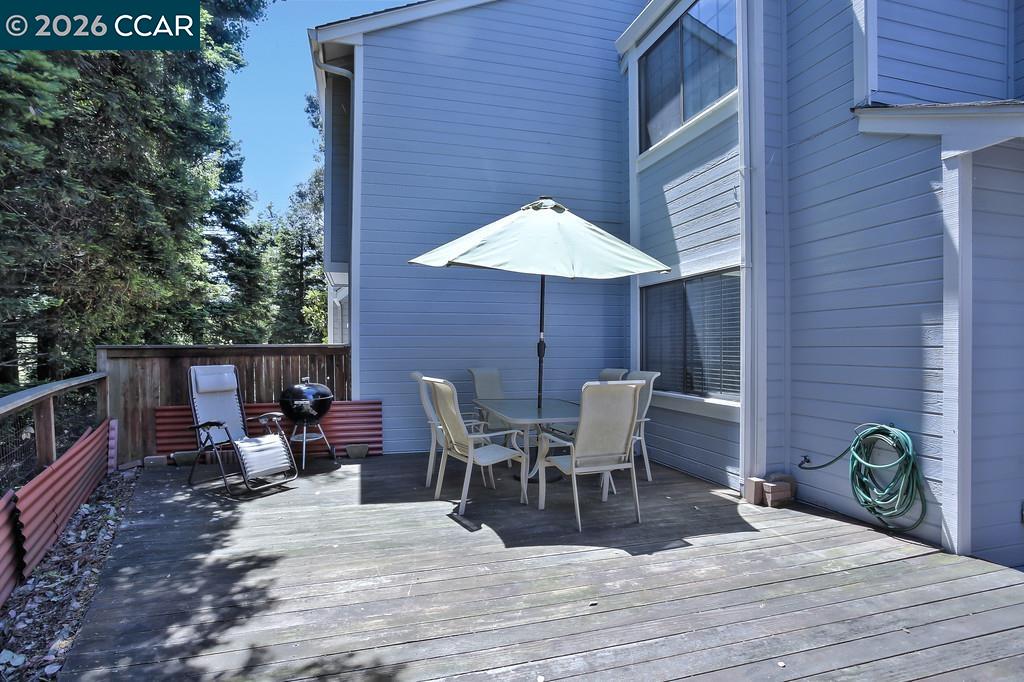 Detail Gallery Image 7 of 9 For 1429 Oak Hollow Ct, Pinole,  CA 94564 - 2 Beds | 2/1 Baths