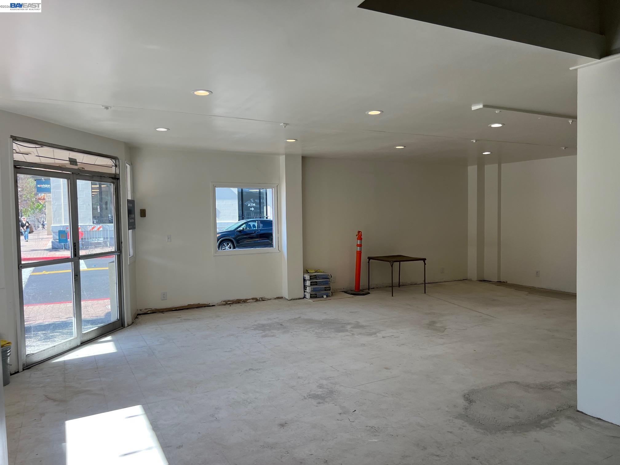 Detail Gallery Image 4 of 22 For 801 Main St, Martinez,  CA 94553 - – Beds | – Baths