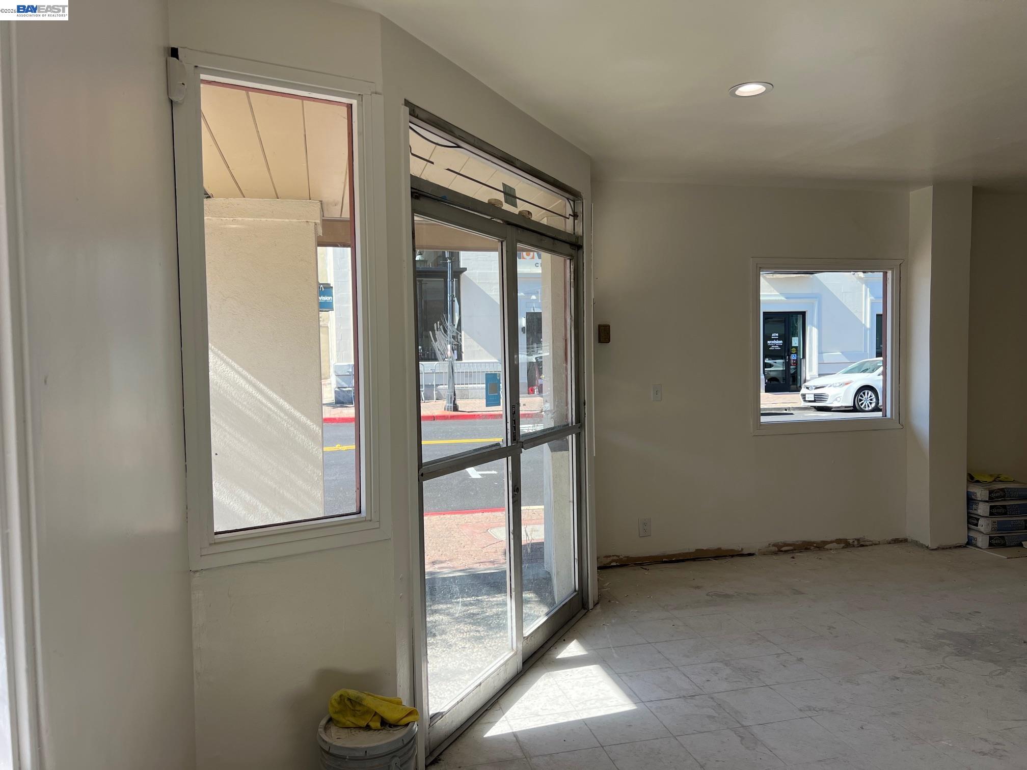 Detail Gallery Image 5 of 22 For 801 Main St, Martinez,  CA 94553 - – Beds | – Baths