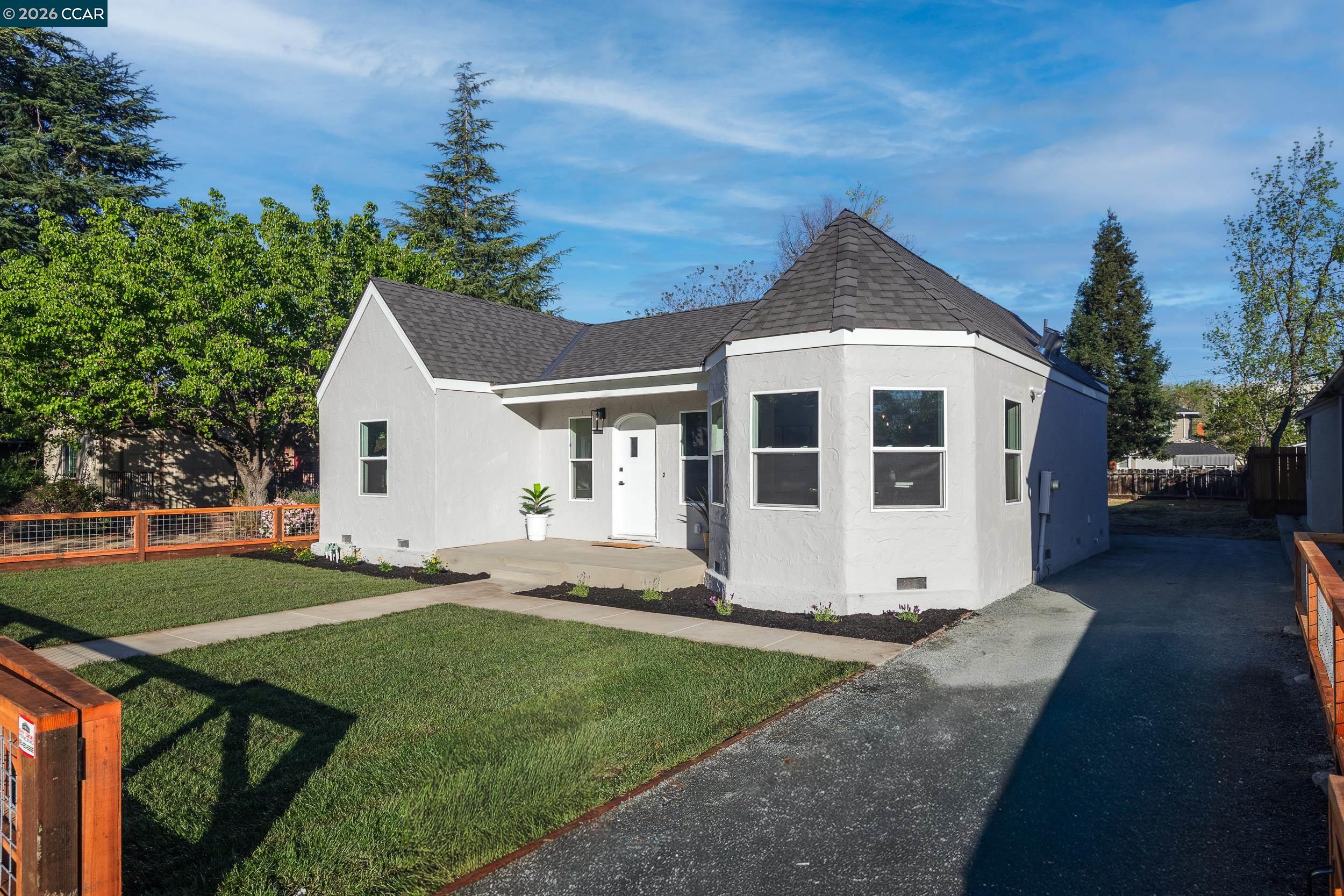 Front Image Thumbnail for CC41128868