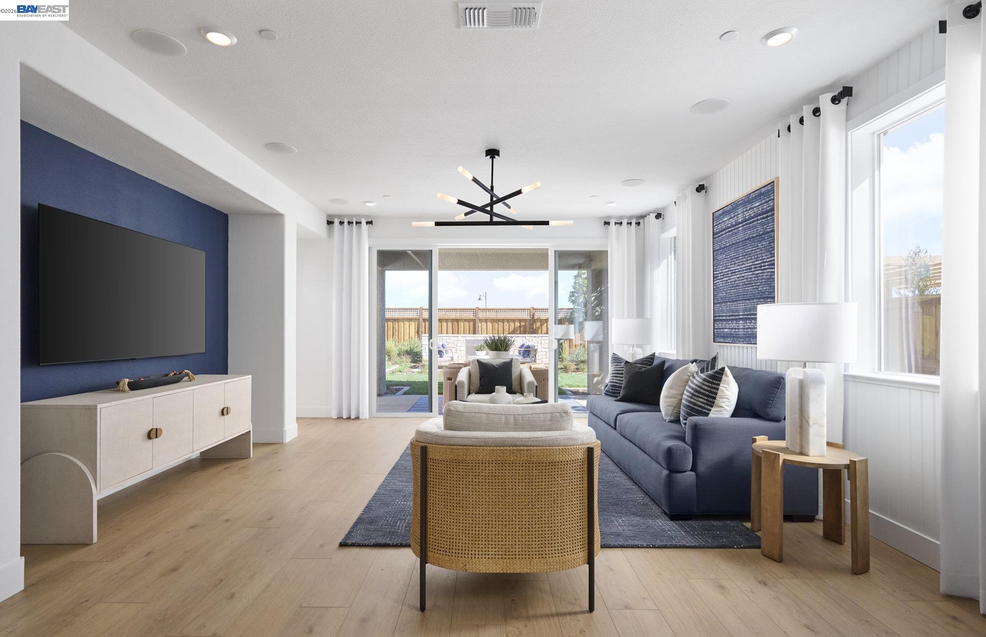 Detail Gallery Image 6 of 13 For 17942 Glen Arbor Way, Lathrop,  CA 95330 - 2 Beds | 2 Baths