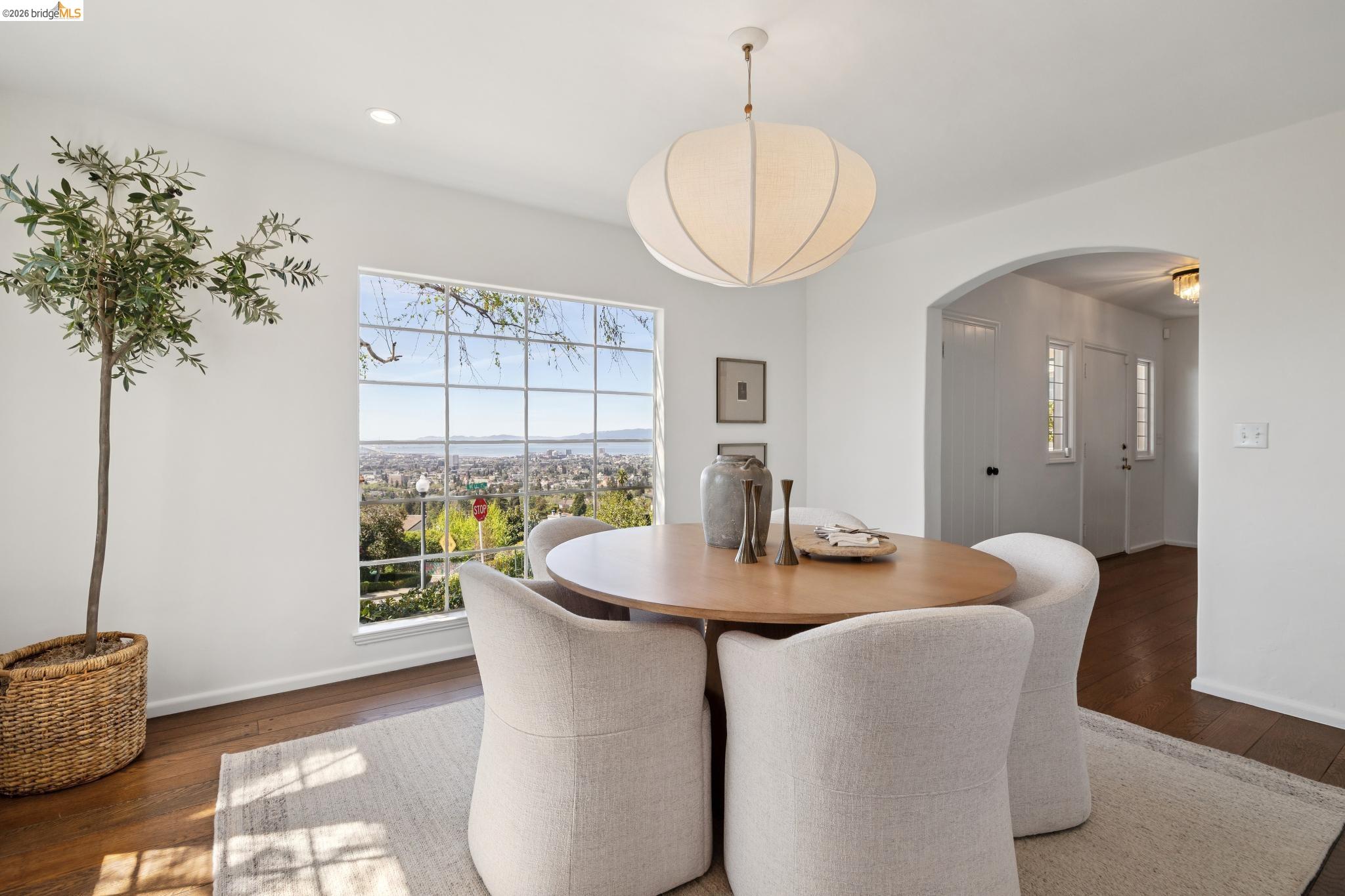 Detail Gallery Image 16 of 59 For 165 Bell Ave, Piedmont,  CA 94611 - 4 Beds | 3 Baths