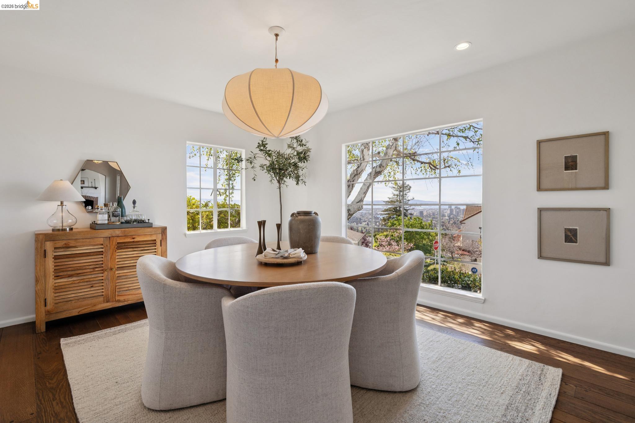 Detail Gallery Image 17 of 59 For 165 Bell Ave, Piedmont,  CA 94611 - 4 Beds | 3 Baths