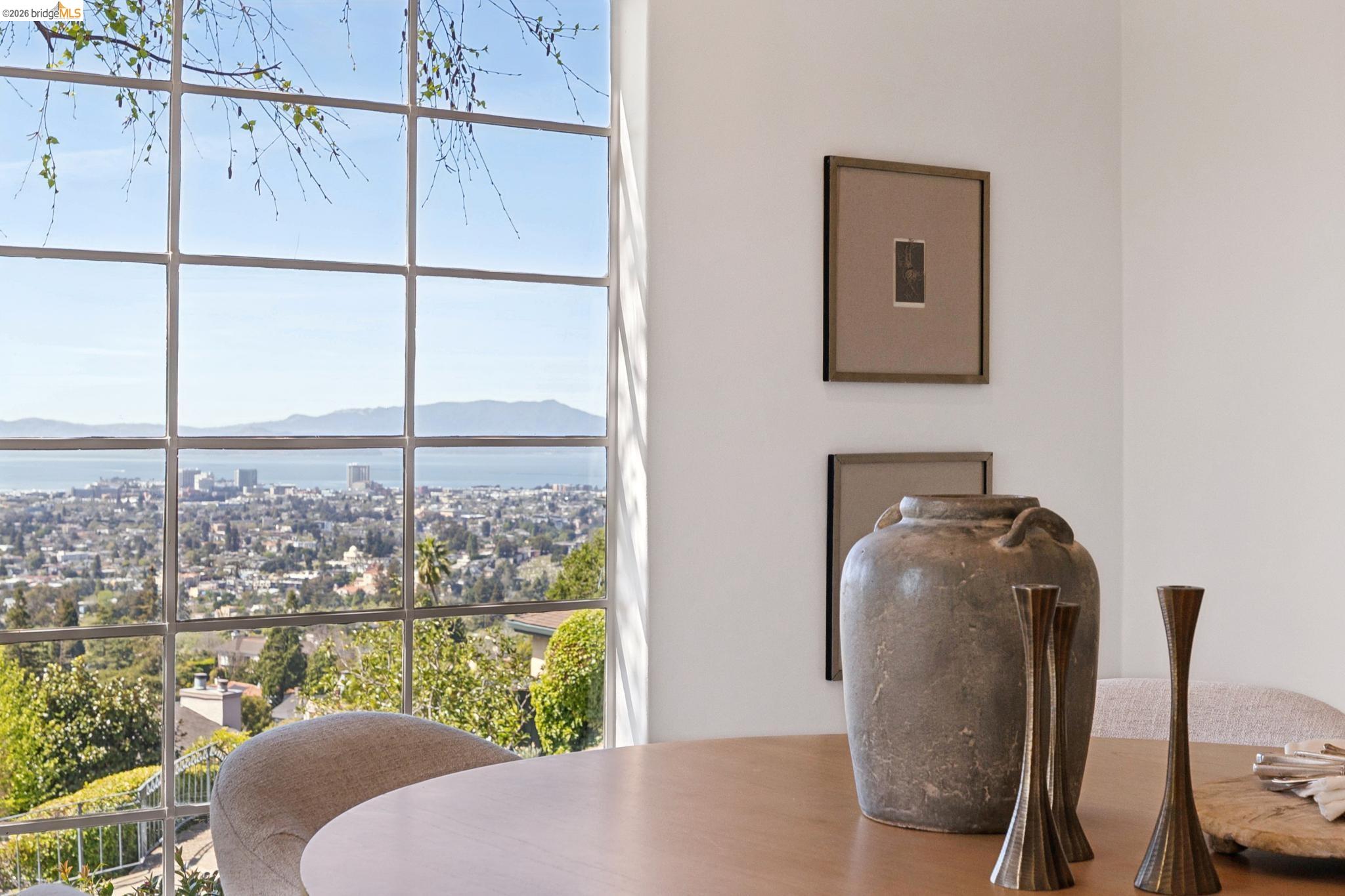 Detail Gallery Image 18 of 59 For 165 Bell Ave, Piedmont,  CA 94611 - 4 Beds | 3 Baths