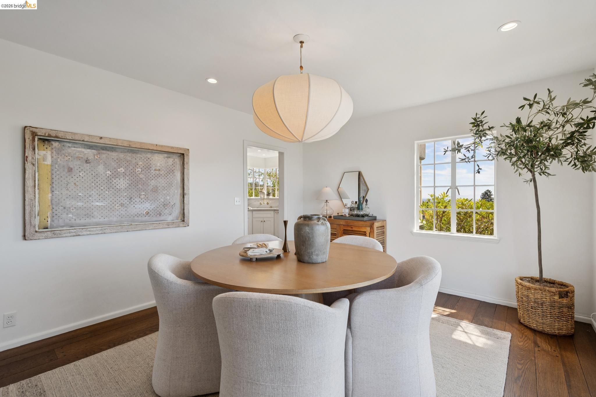 Detail Gallery Image 20 of 59 For 165 Bell Ave, Piedmont,  CA 94611 - 4 Beds | 3 Baths