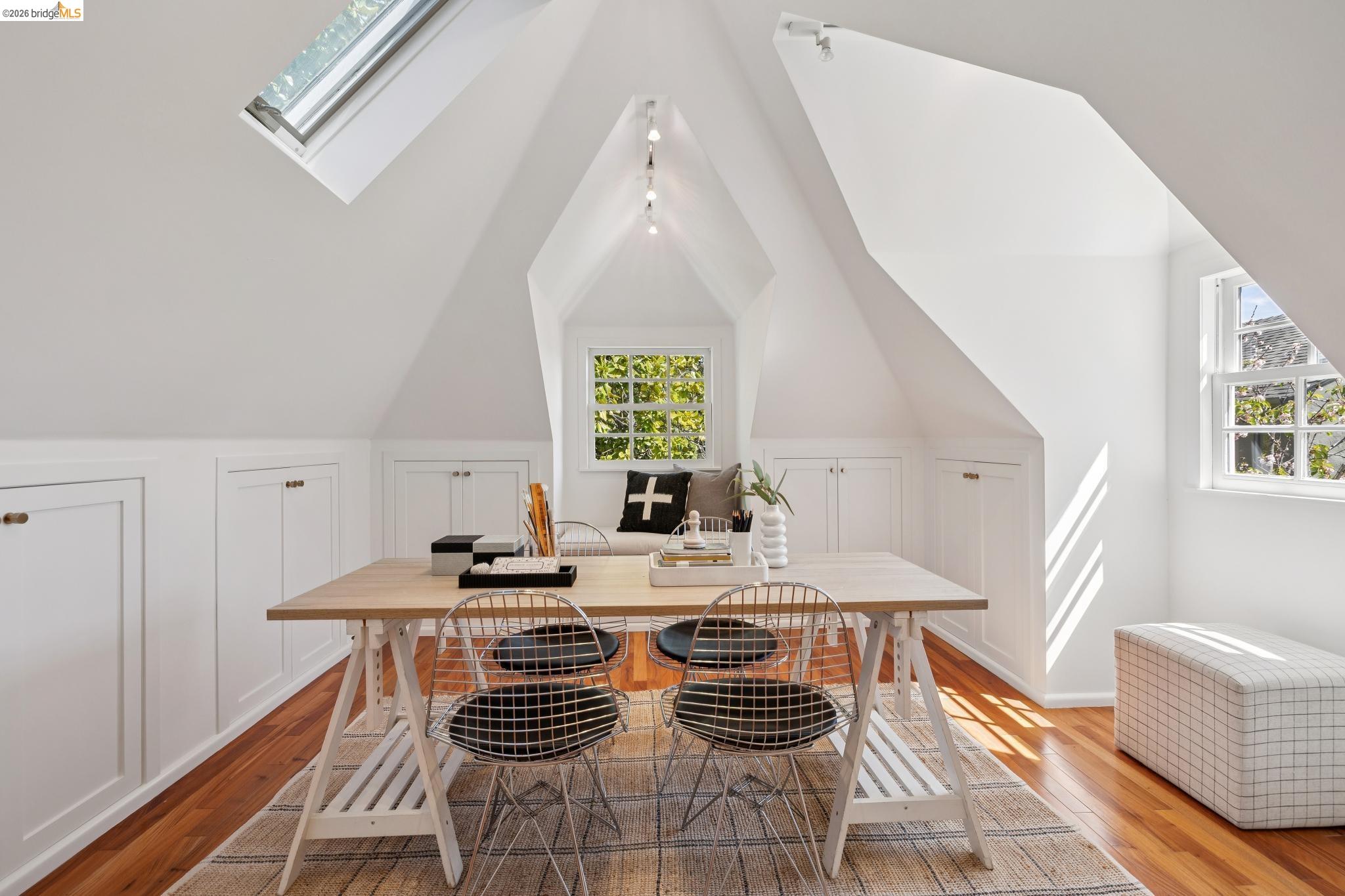 Detail Gallery Image 38 of 59 For 165 Bell Ave, Piedmont,  CA 94611 - 4 Beds | 3 Baths