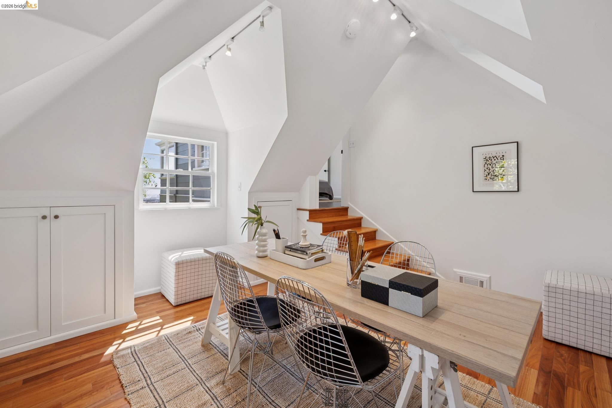 Detail Gallery Image 39 of 59 For 165 Bell Ave, Piedmont,  CA 94611 - 4 Beds | 3 Baths