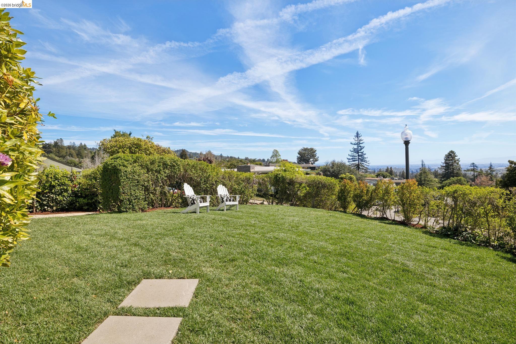 Detail Gallery Image 45 of 59 For 165 Bell Ave, Piedmont,  CA 94611 - 4 Beds | 3 Baths