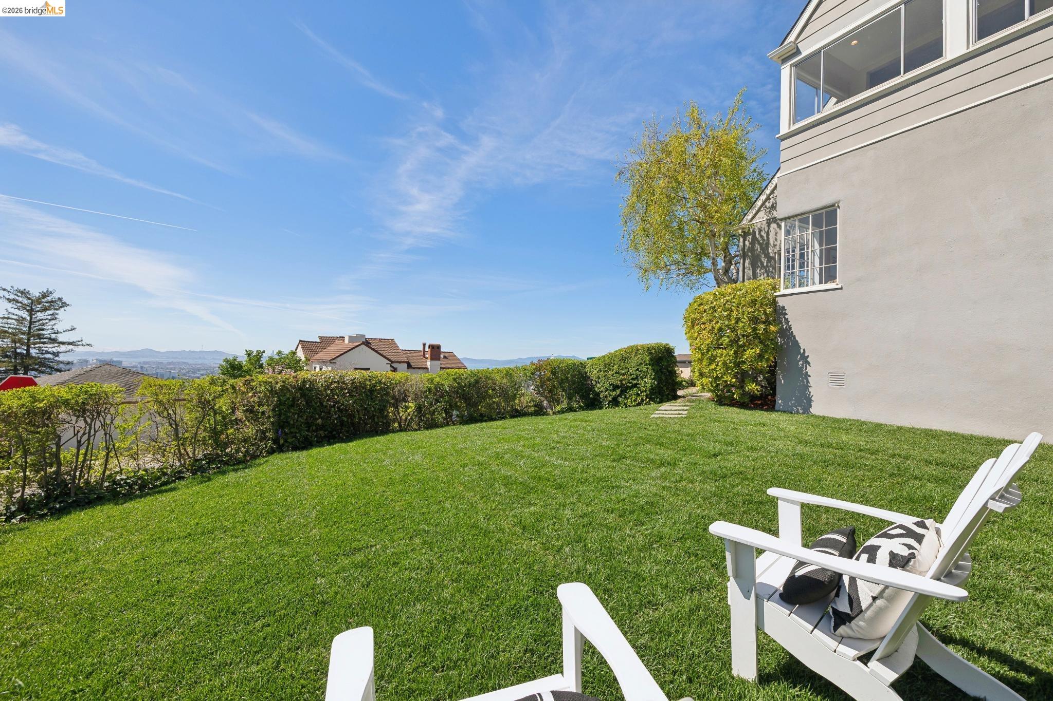 Detail Gallery Image 49 of 59 For 165 Bell Ave, Piedmont,  CA 94611 - 4 Beds | 3 Baths