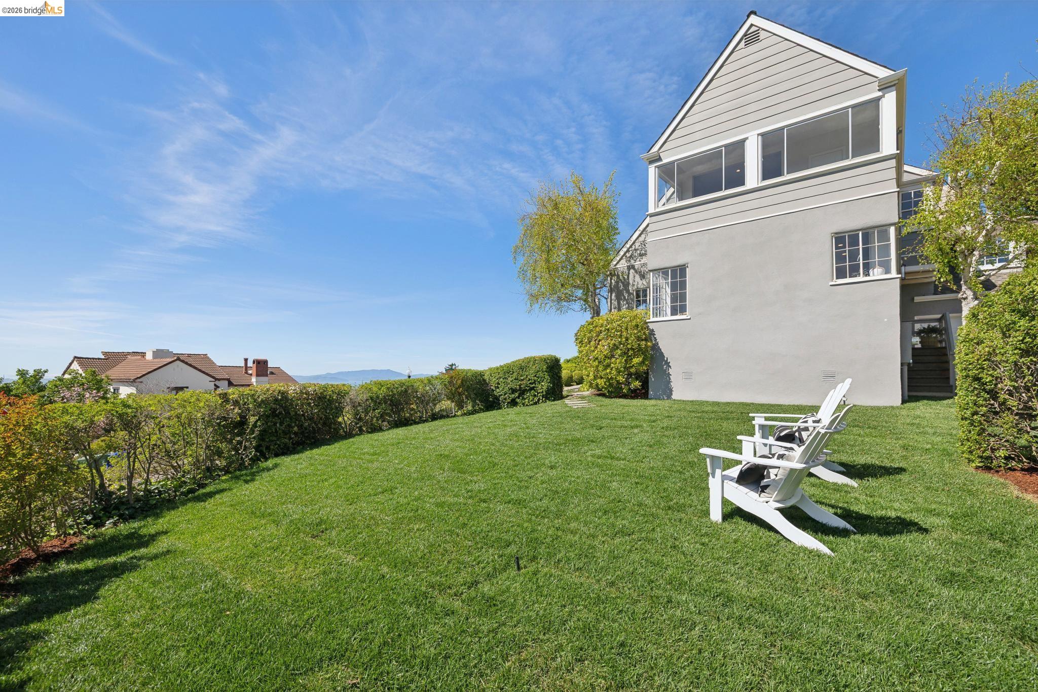 Detail Gallery Image 50 of 59 For 165 Bell Ave, Piedmont,  CA 94611 - 4 Beds | 3 Baths