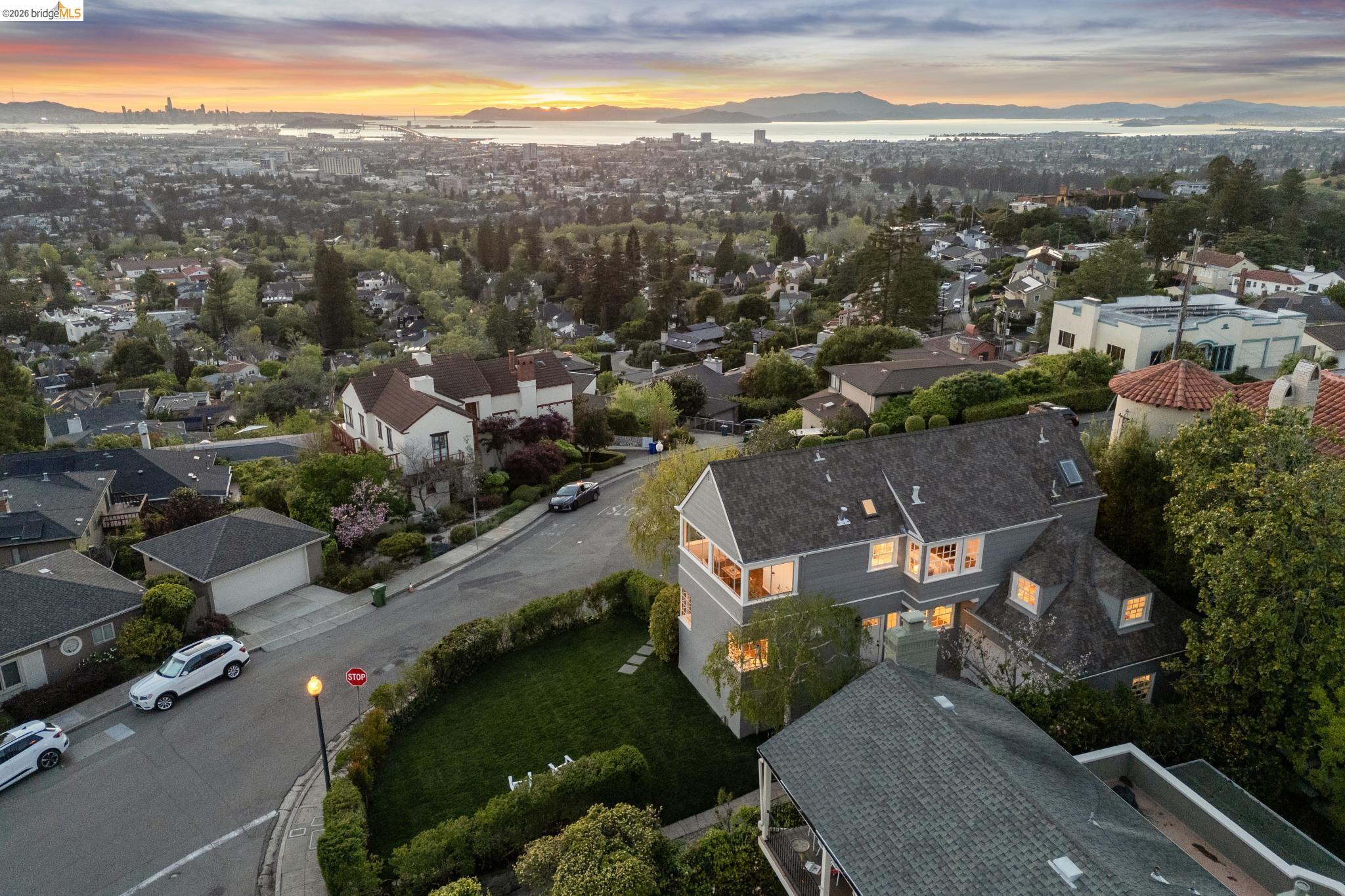 Detail Gallery Image 56 of 59 For 165 Bell Ave, Piedmont,  CA 94611 - 4 Beds | 3 Baths