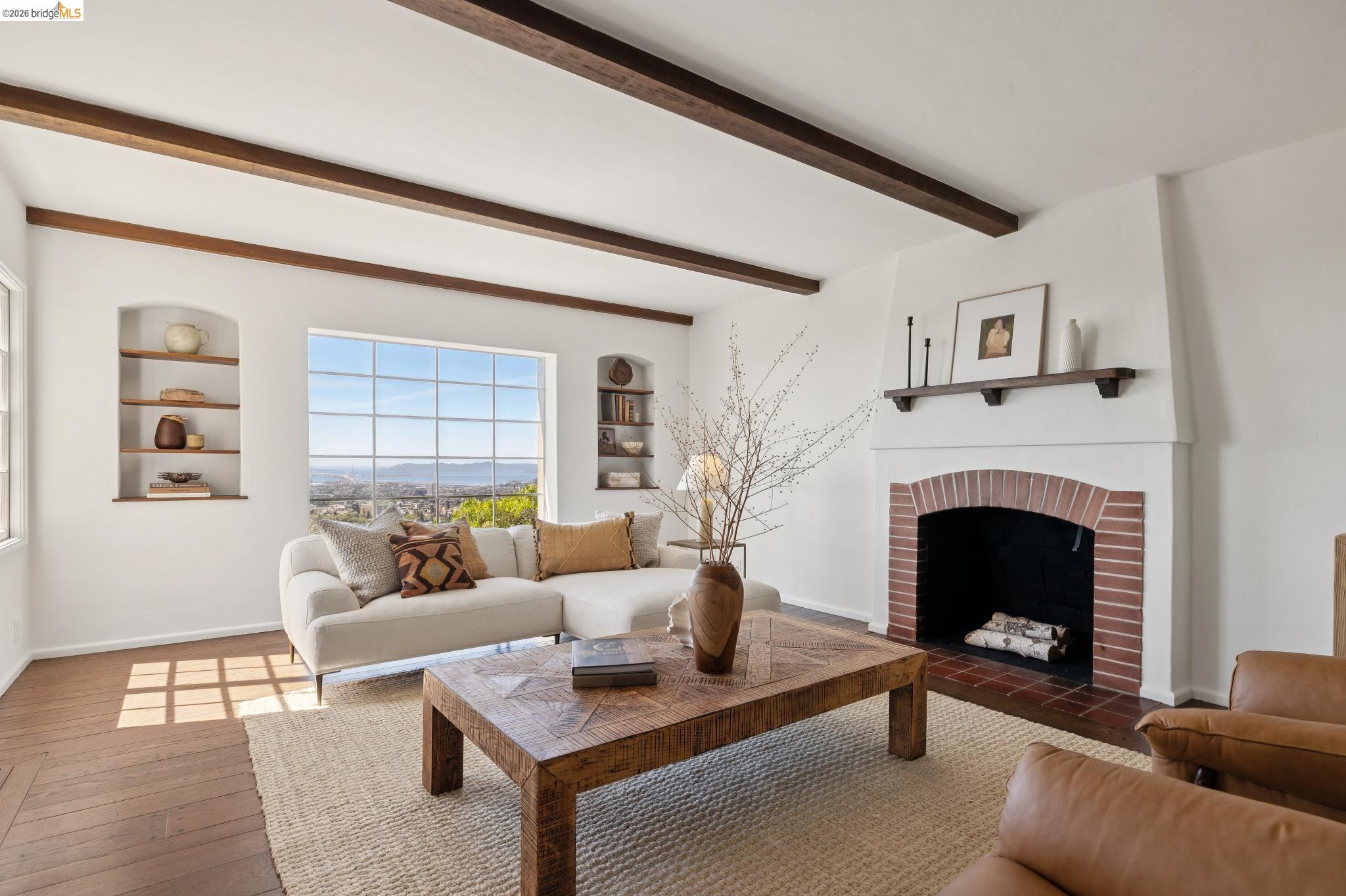 Detail Gallery Image 10 of 59 For 165 Bell Ave, Piedmont,  CA 94611 - 4 Beds | 3 Baths