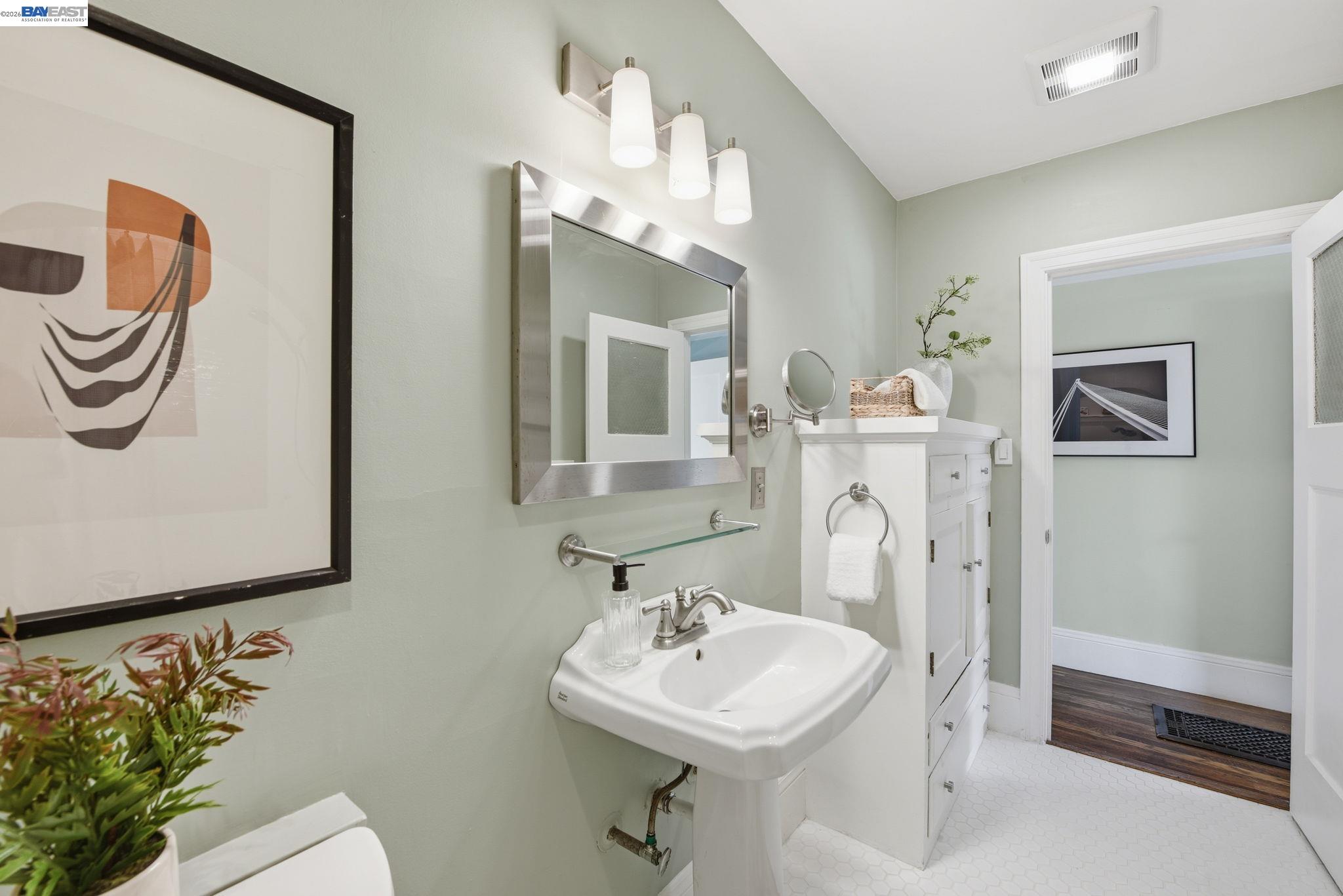 Detail Gallery Image 30 of 58 For 792 Medford Ave, Hayward,  CA 94541 - 4 Beds | 3/1 Baths