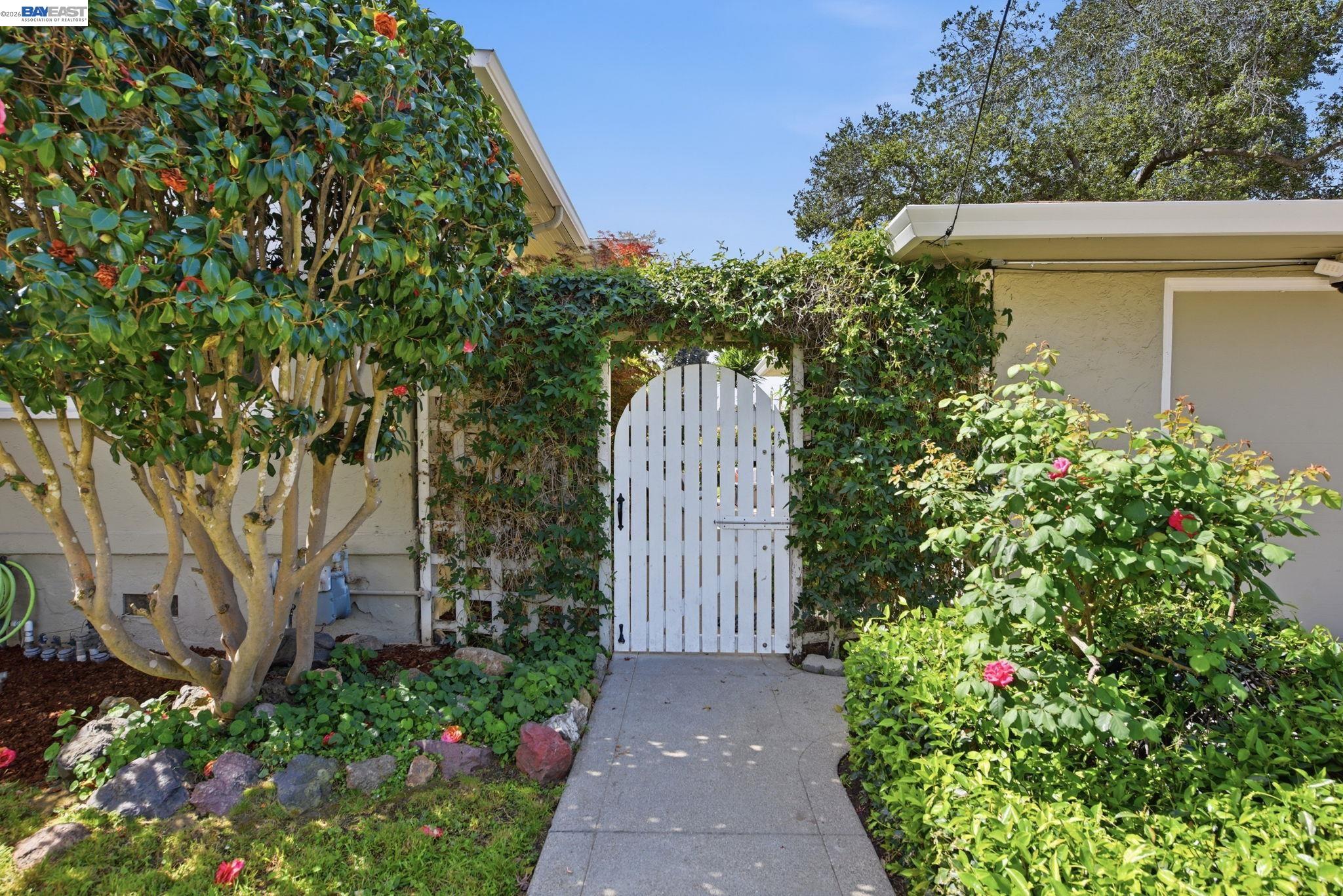 Detail Gallery Image 41 of 58 For 792 Medford Ave, Hayward,  CA 94541 - 4 Beds | 3/1 Baths