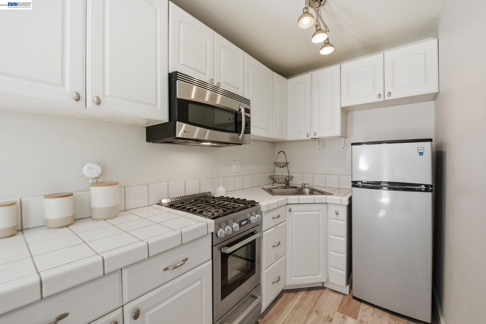 Detail Gallery Image 54 of 58 For 792 Medford Ave, Hayward,  CA 94541 - 4 Beds | 3/1 Baths