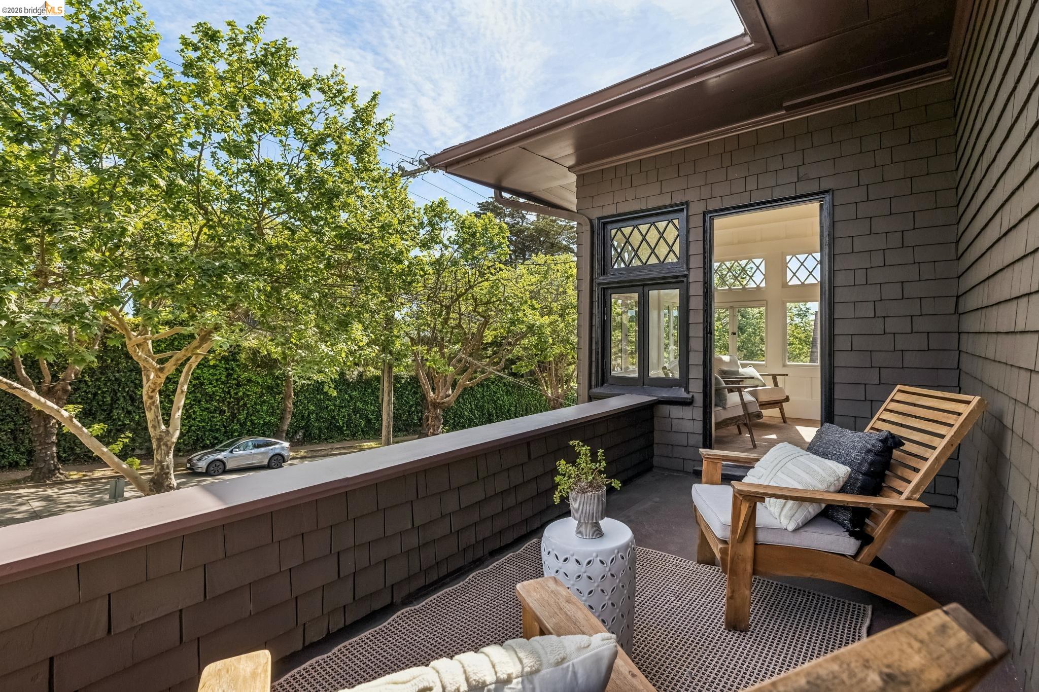 Detail Gallery Image 28 of 60 For 1715 Oakland Ave, Piedmont,  CA 94611 - 4 Beds | 2/2 Baths