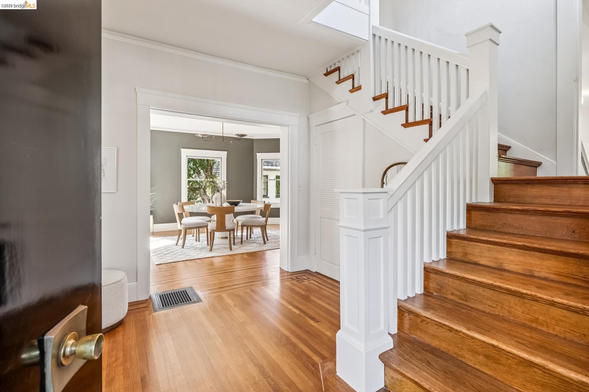 Detail Gallery Image 5 of 60 For 1715 Oakland Ave, Piedmont,  CA 94611 - 4 Beds | 2/2 Baths