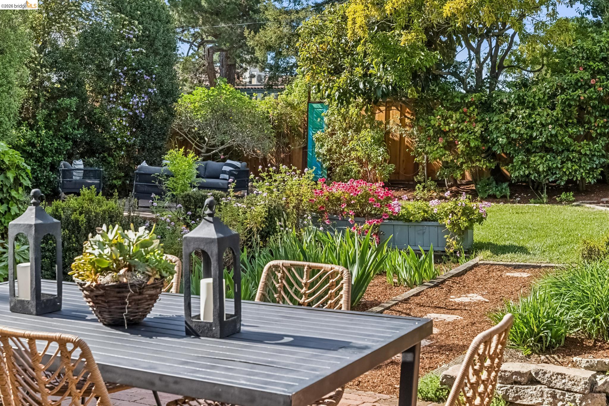 Detail Gallery Image 49 of 60 For 1715 Oakland Ave, Piedmont,  CA 94611 - 4 Beds | 2/2 Baths