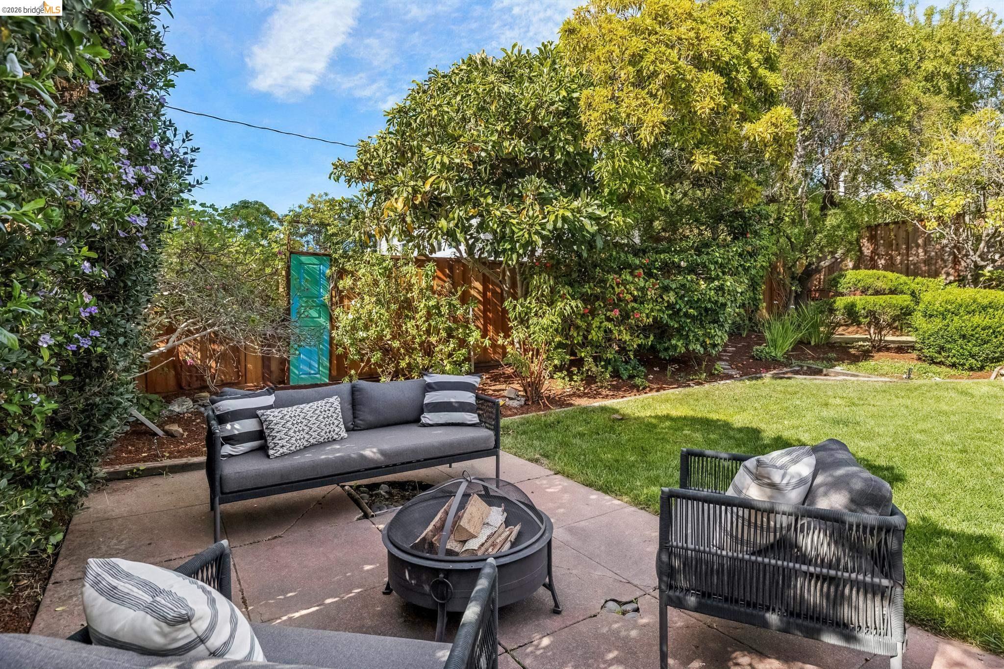 Detail Gallery Image 51 of 60 For 1715 Oakland Ave, Piedmont,  CA 94611 - 4 Beds | 2/2 Baths