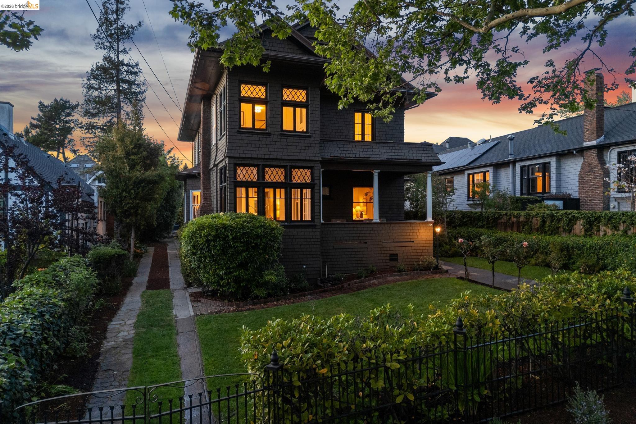 Detail Gallery Image 53 of 60 For 1715 Oakland Ave, Piedmont,  CA 94611 - 4 Beds | 2/2 Baths