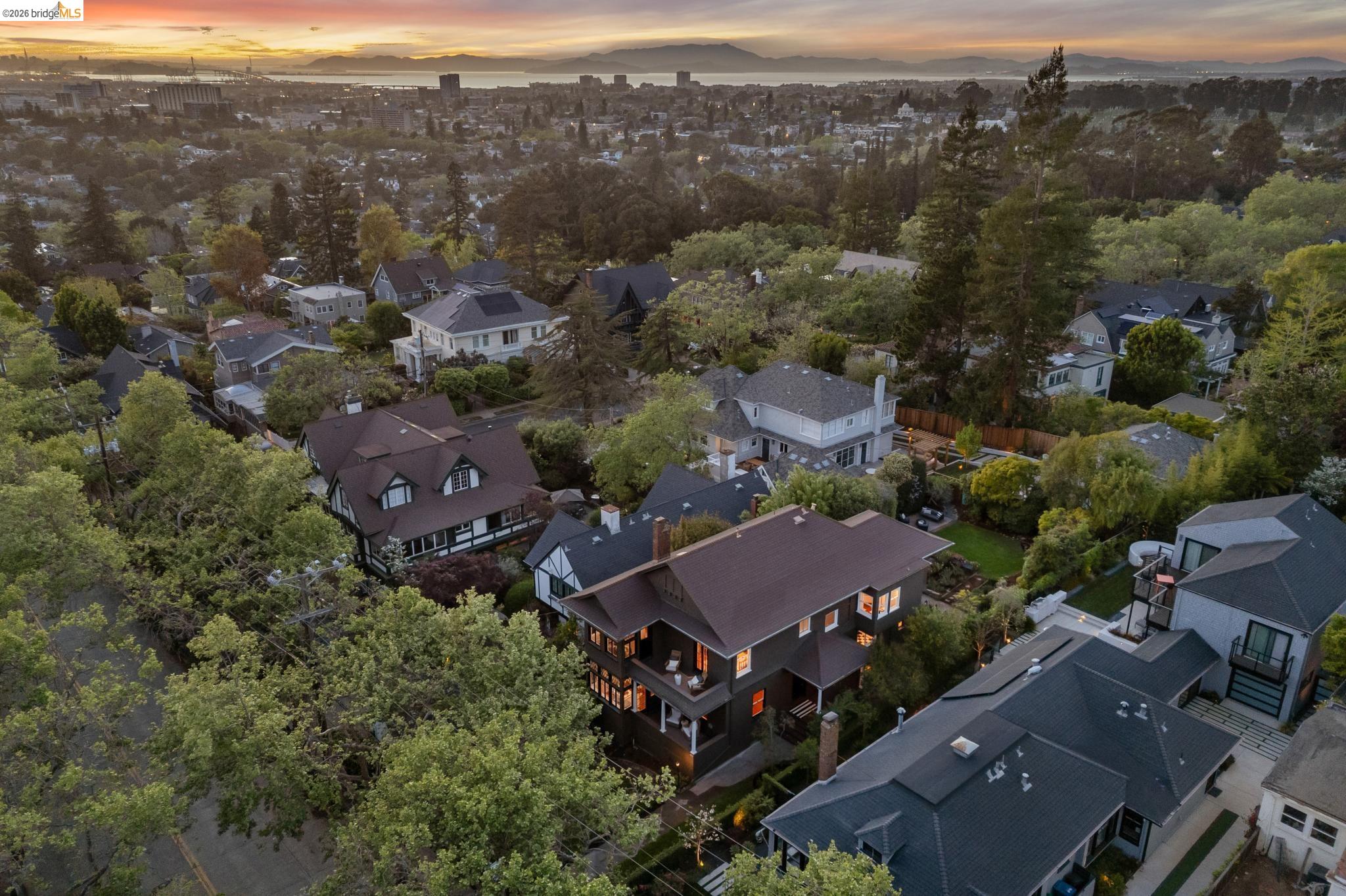 Detail Gallery Image 55 of 60 For 1715 Oakland Ave, Piedmont,  CA 94611 - 4 Beds | 2/2 Baths