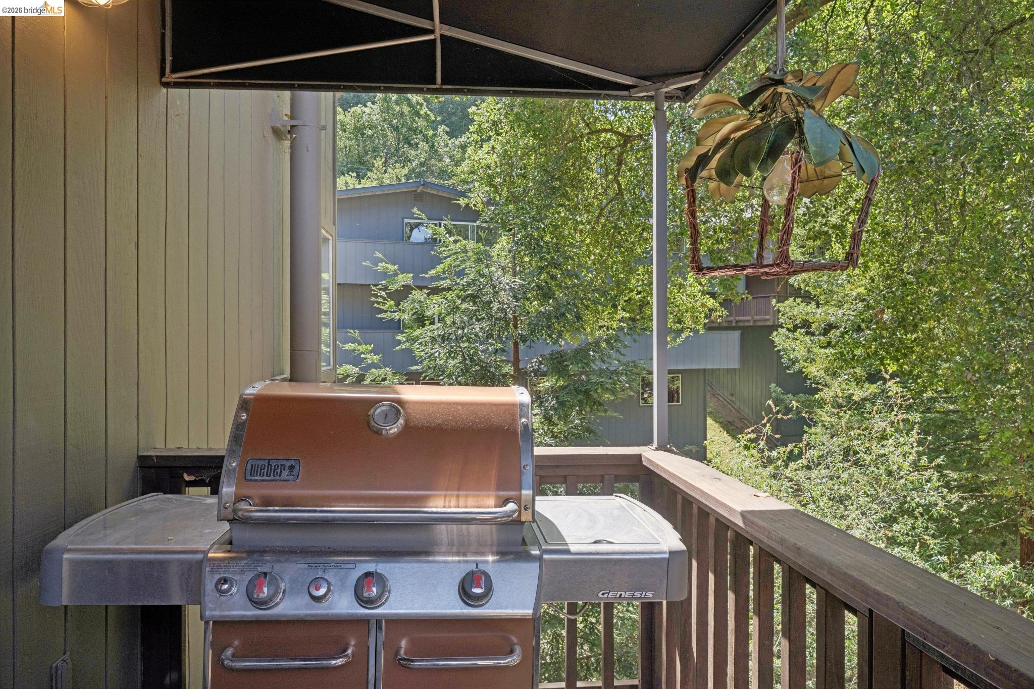 Detail Gallery Image 21 of 42 For 2929 Holyrood Drive, Oakland,  CA 94611 - 3 Beds | 2/1 Baths