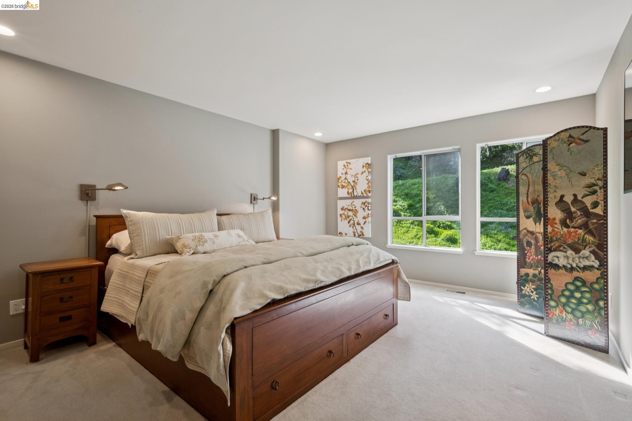 Detail Gallery Image 24 of 42 For 2929 Holyrood Drive, Oakland,  CA 94611 - 3 Beds | 2/1 Baths