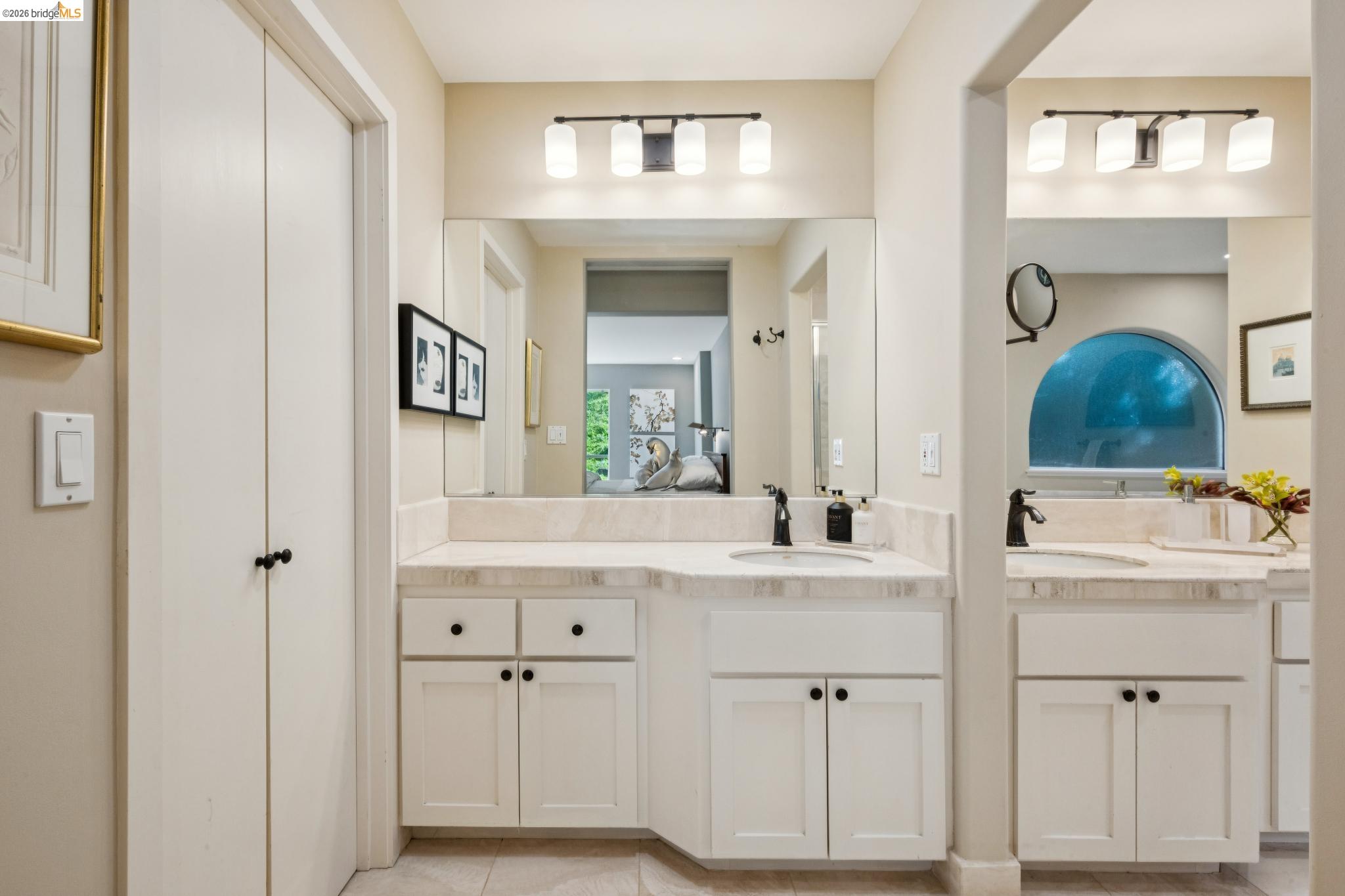 Detail Gallery Image 26 of 42 For 2929 Holyrood Drive, Oakland,  CA 94611 - 3 Beds | 2/1 Baths