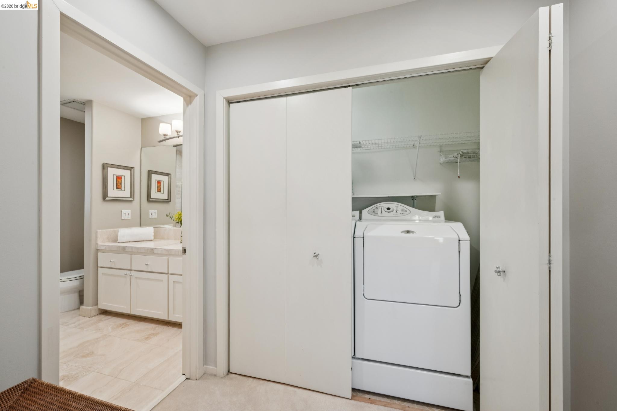 Detail Gallery Image 33 of 42 For 2929 Holyrood Drive, Oakland,  CA 94611 - 3 Beds | 2/1 Baths