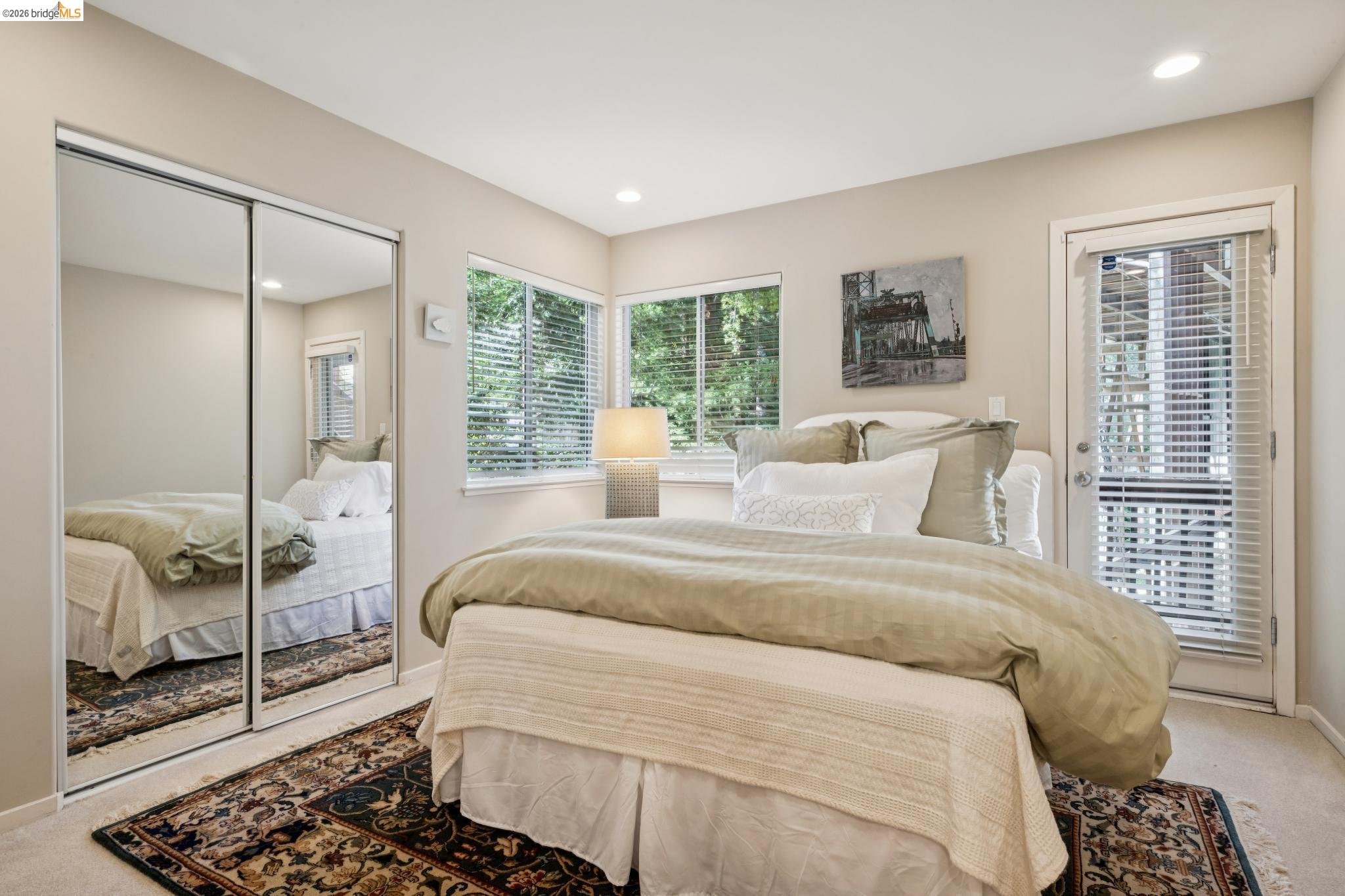 Detail Gallery Image 38 of 48 For 2929 Holyrood Drive, Oakland,  CA 94611 - 3 Beds | 2/1 Baths