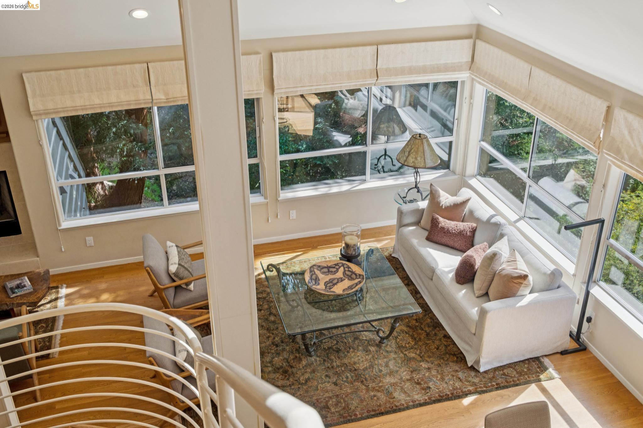 Detail Gallery Image 45 of 48 For 2929 Holyrood Drive, Oakland,  CA 94611 - 3 Beds | 2/1 Baths