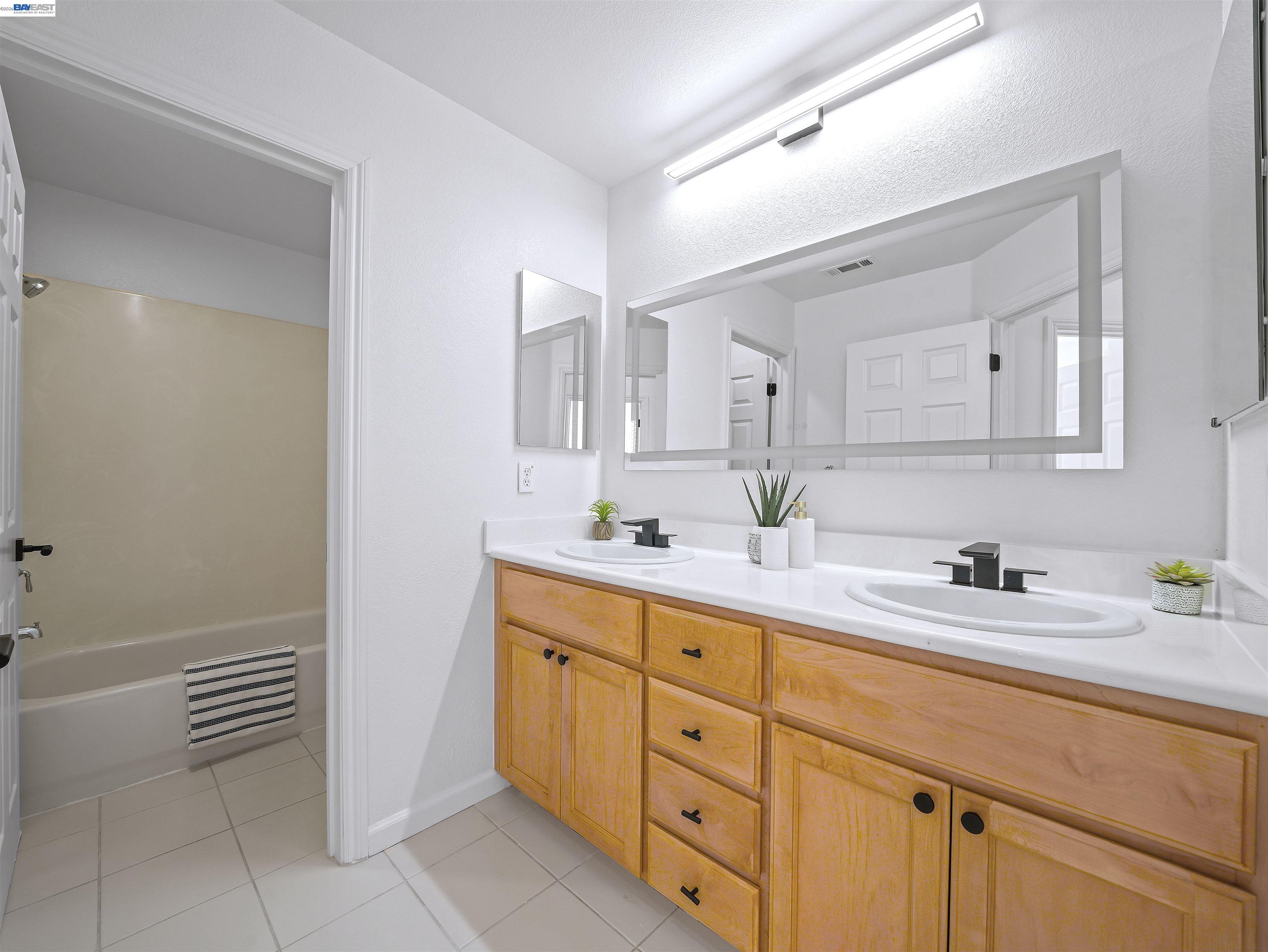 Detail Gallery Image 20 of 30 For 215 Olive Hill Dr, San Jose,  CA 95125 - 3 Beds | 2/1 Baths