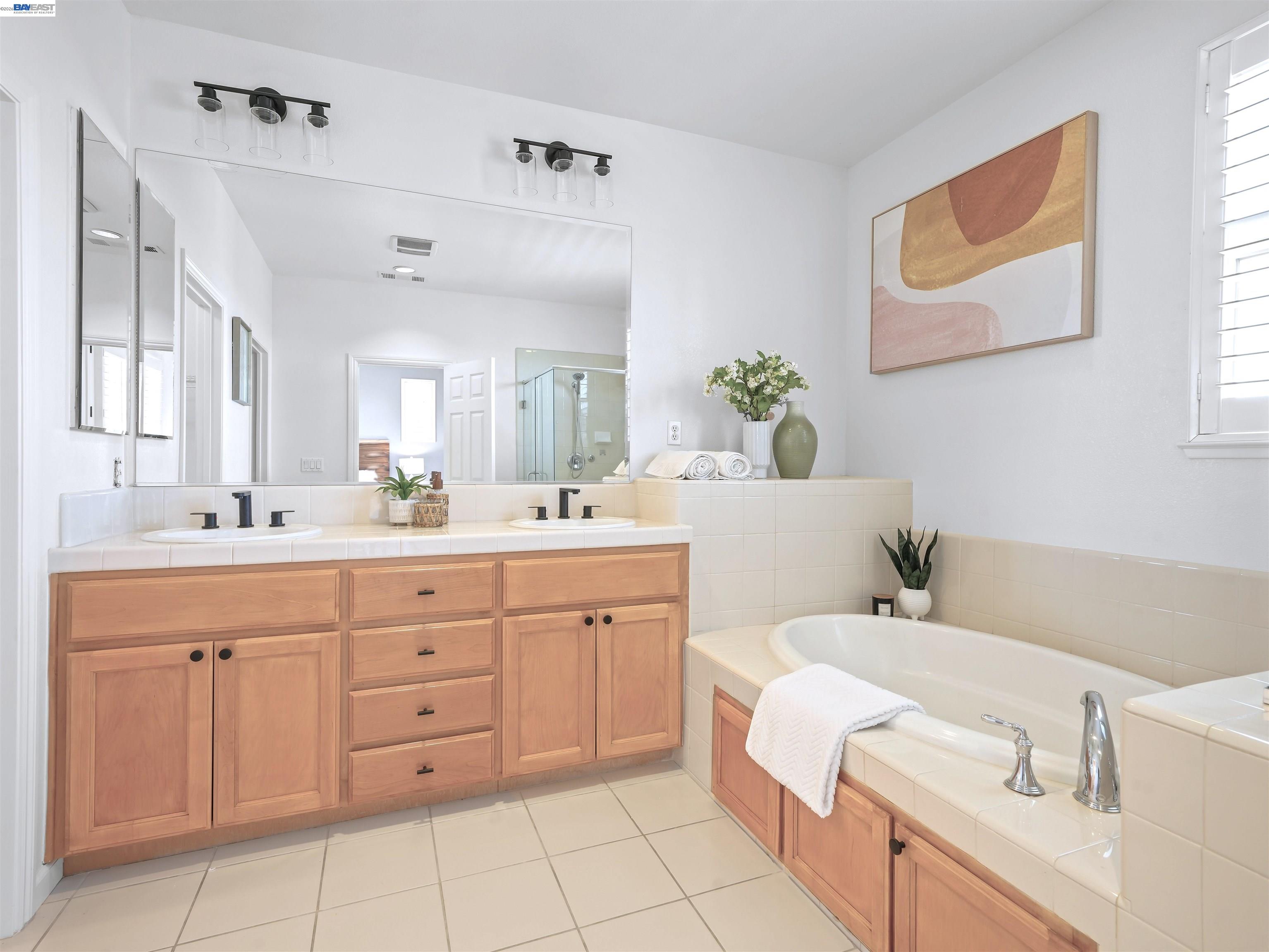 Detail Gallery Image 21 of 30 For 215 Olive Hill Dr, San Jose,  CA 95125 - 3 Beds | 2/1 Baths