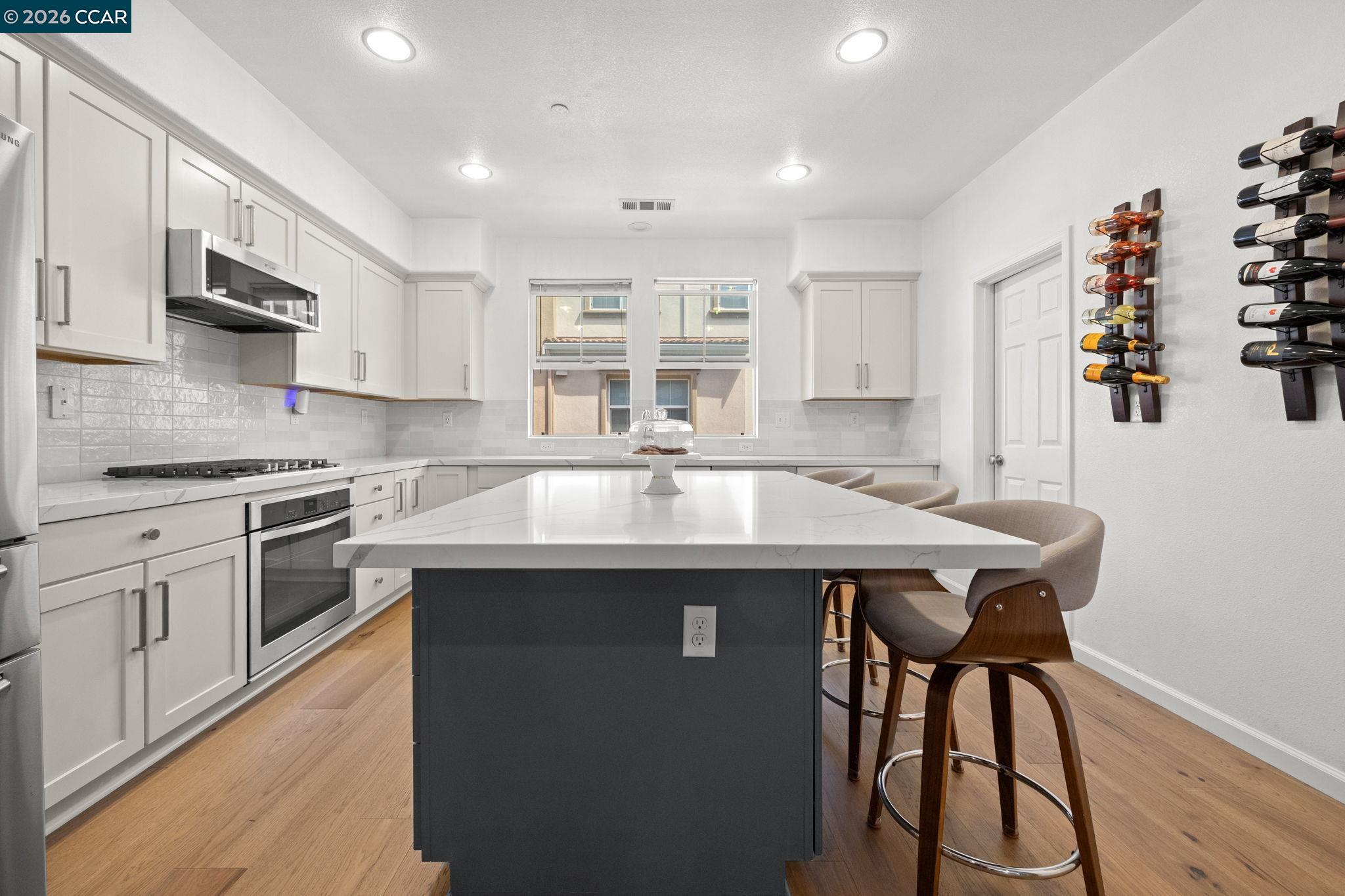 Photo #2: 41128879 Listing: Photo #2