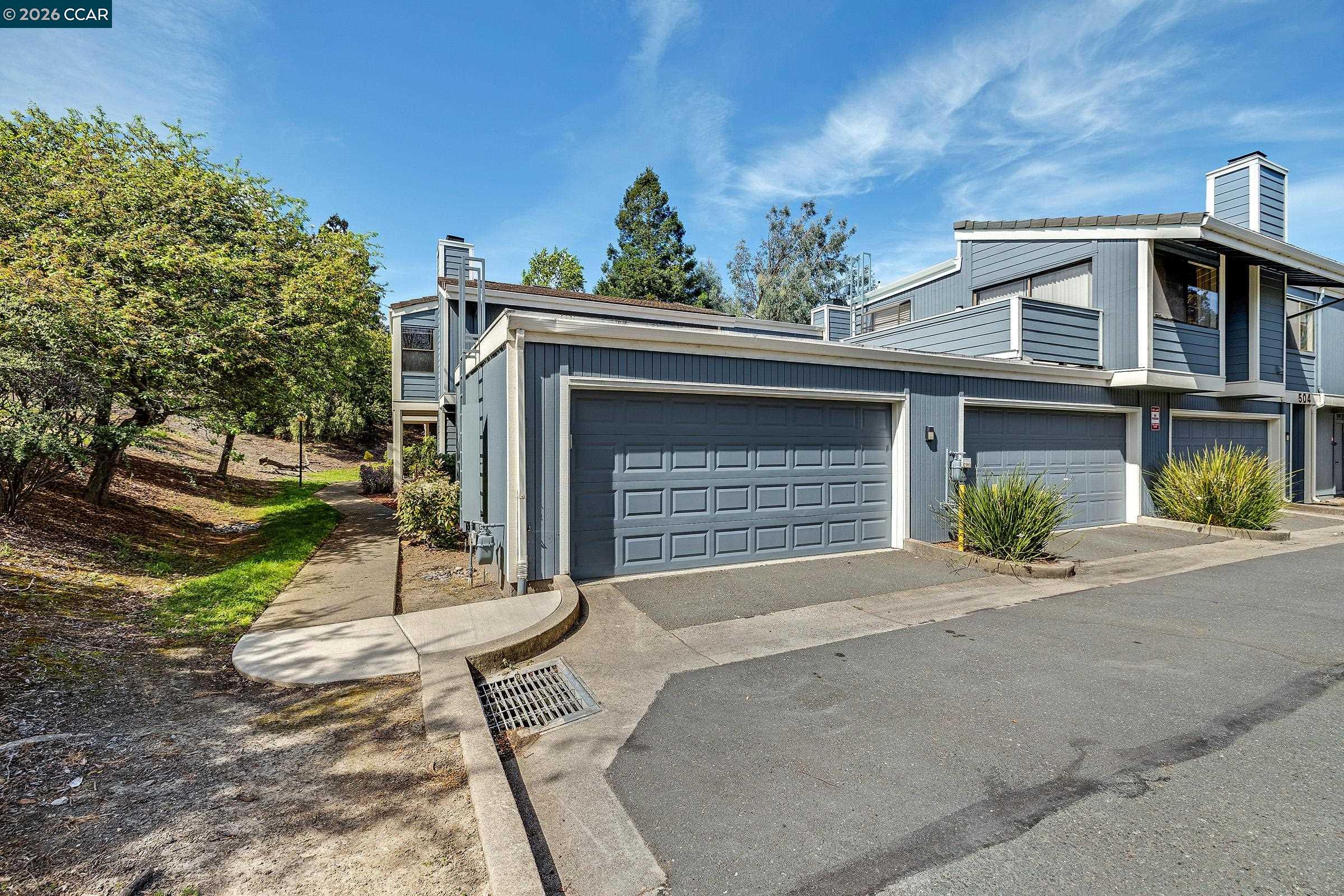 Photo #3: 41128881 Listing: Photo #3