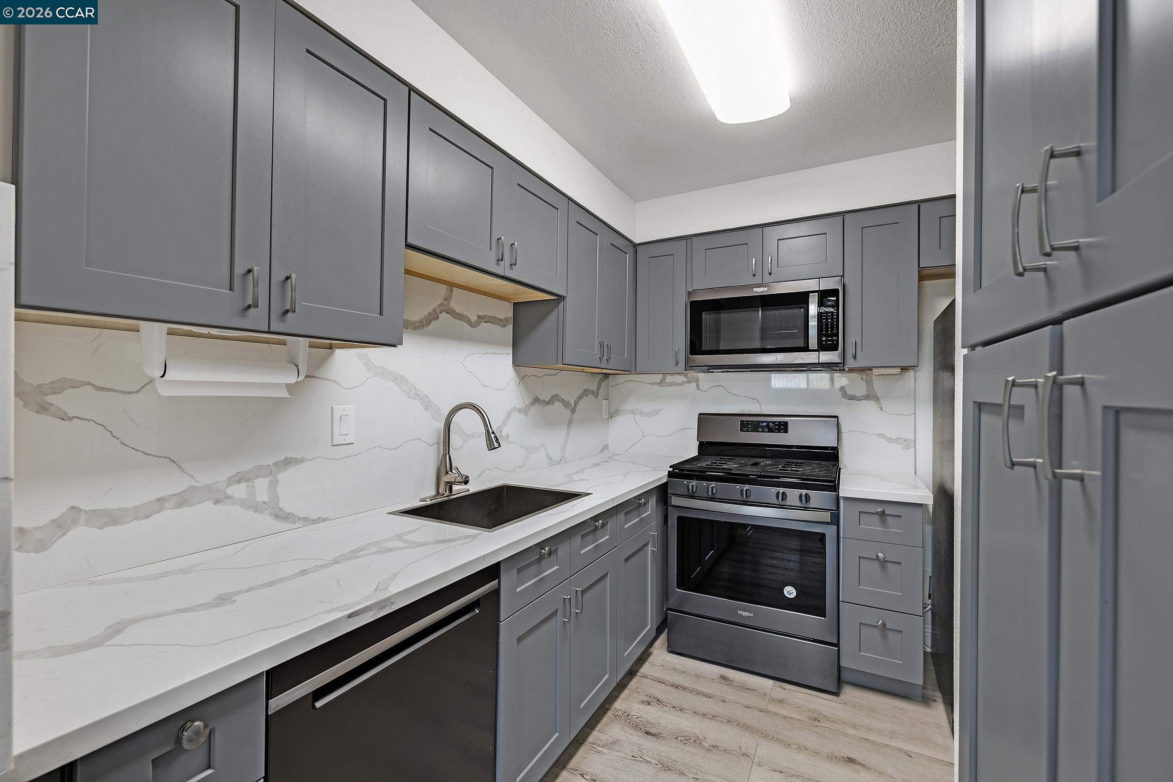 Photo #8: 41128881 Listing: Photo #8